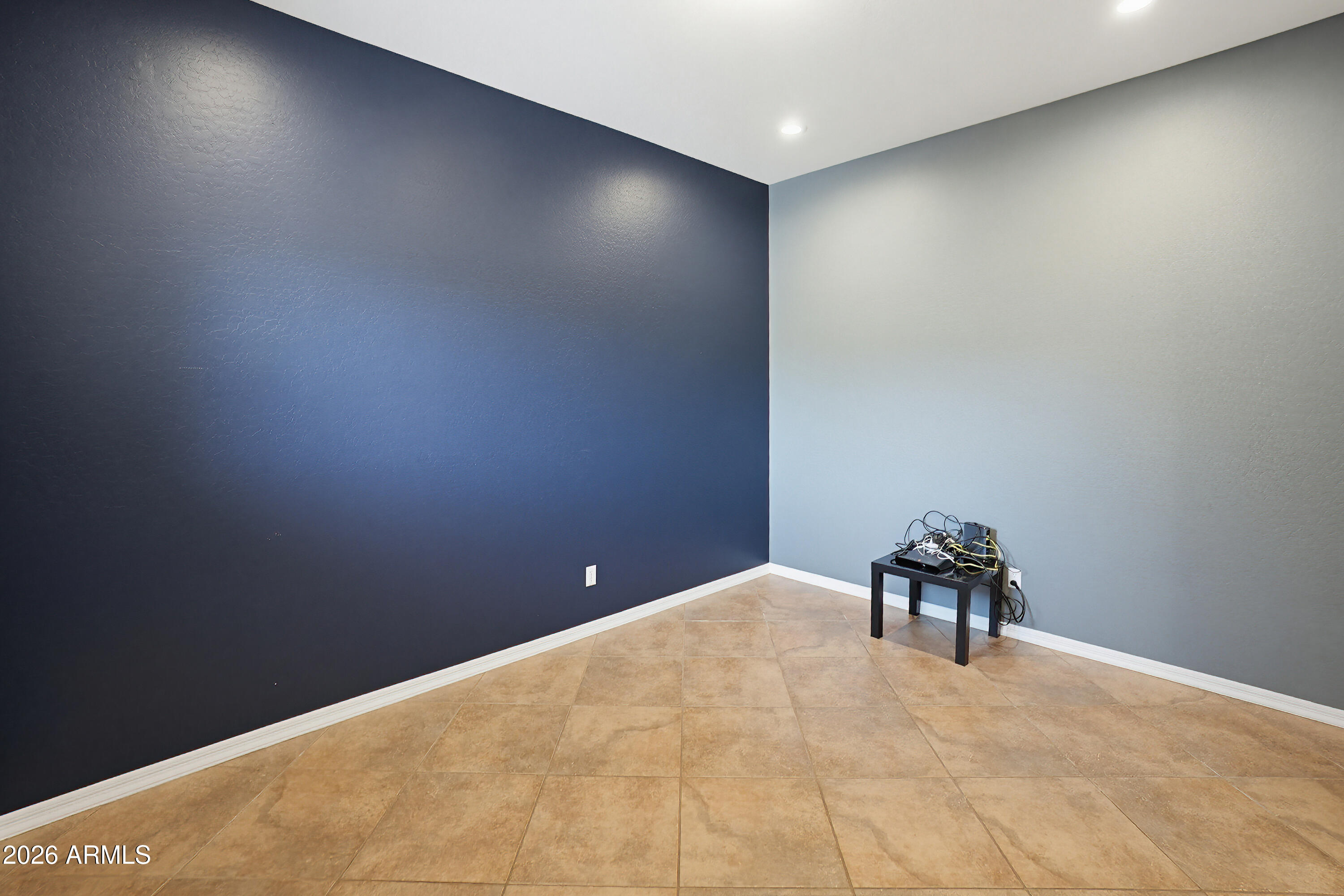 1735 W ALOE VERA Drive