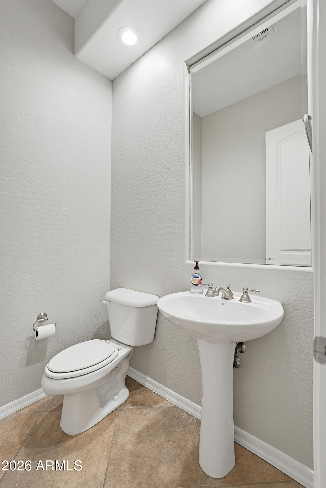 1735 W ALOE VERA Drive