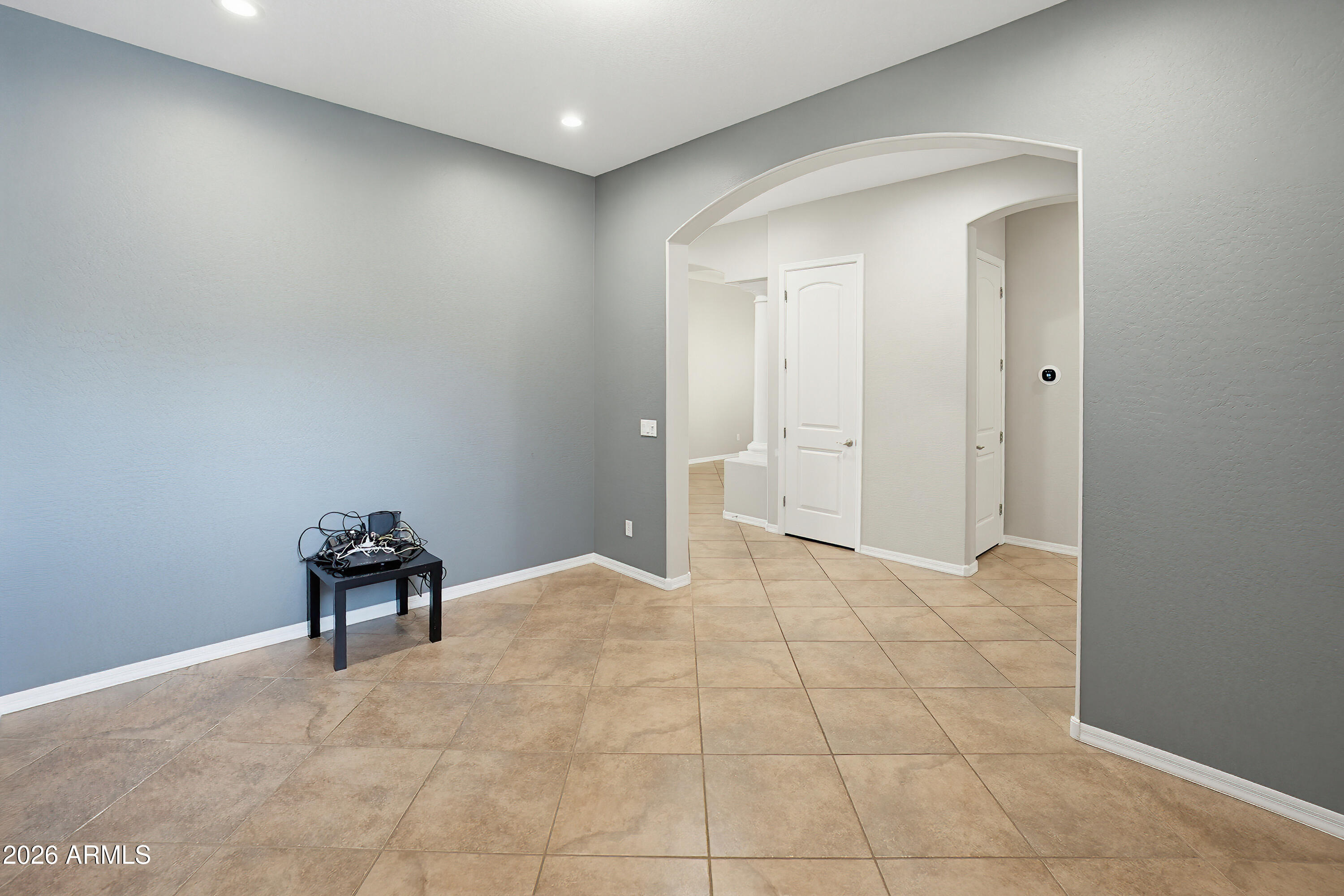 1735 W ALOE VERA Drive