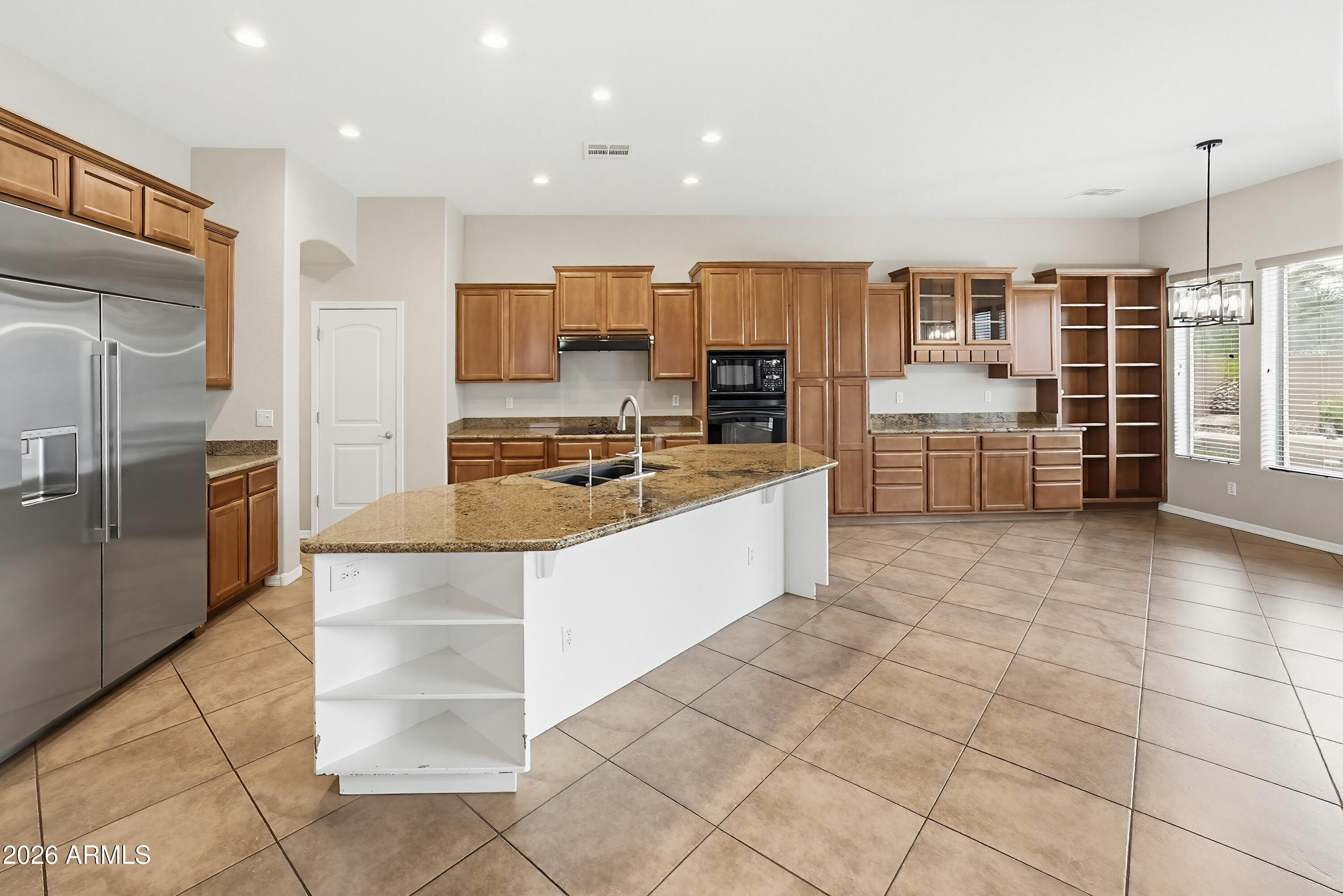 1735 W ALOE VERA Drive