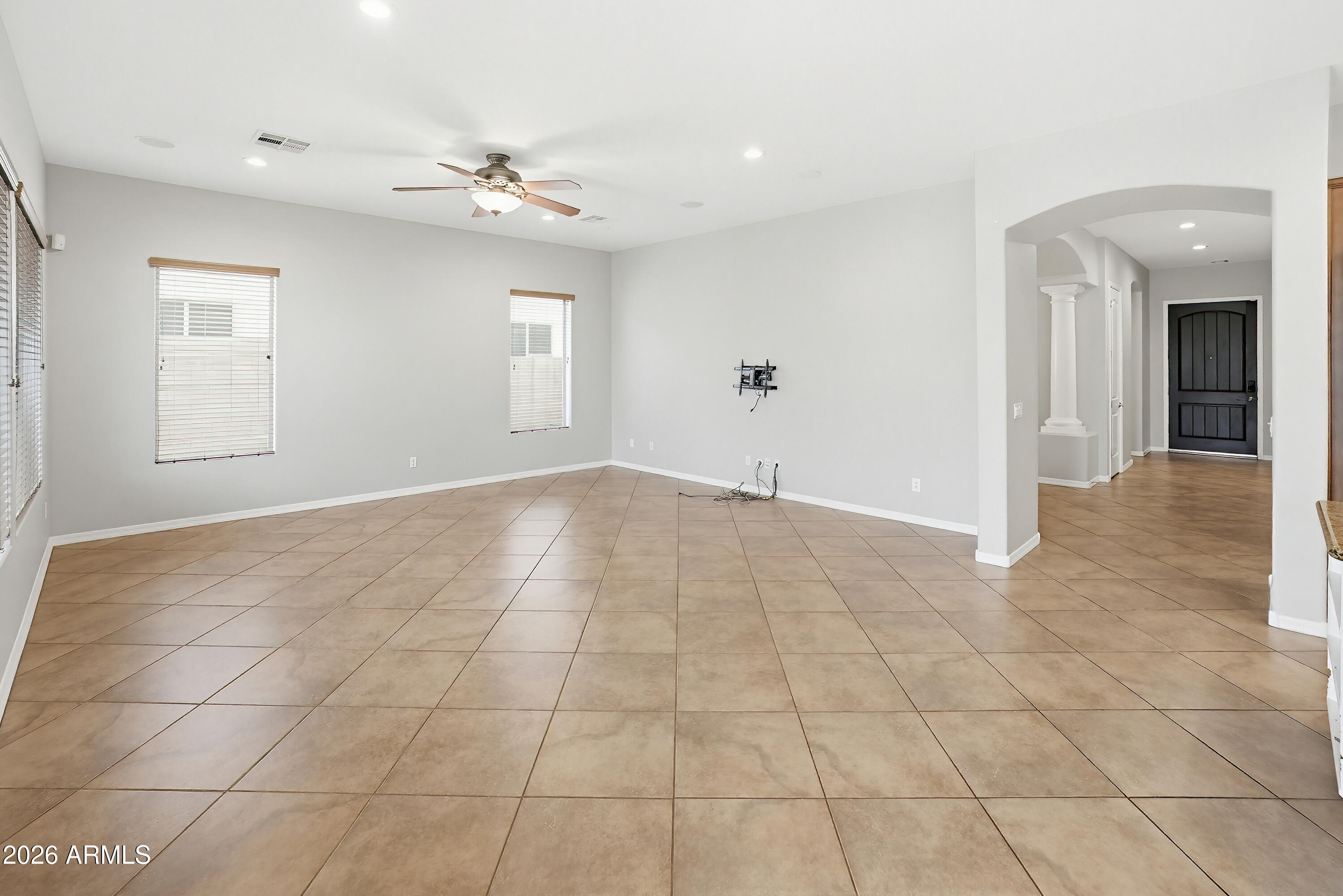 1735 W ALOE VERA Drive