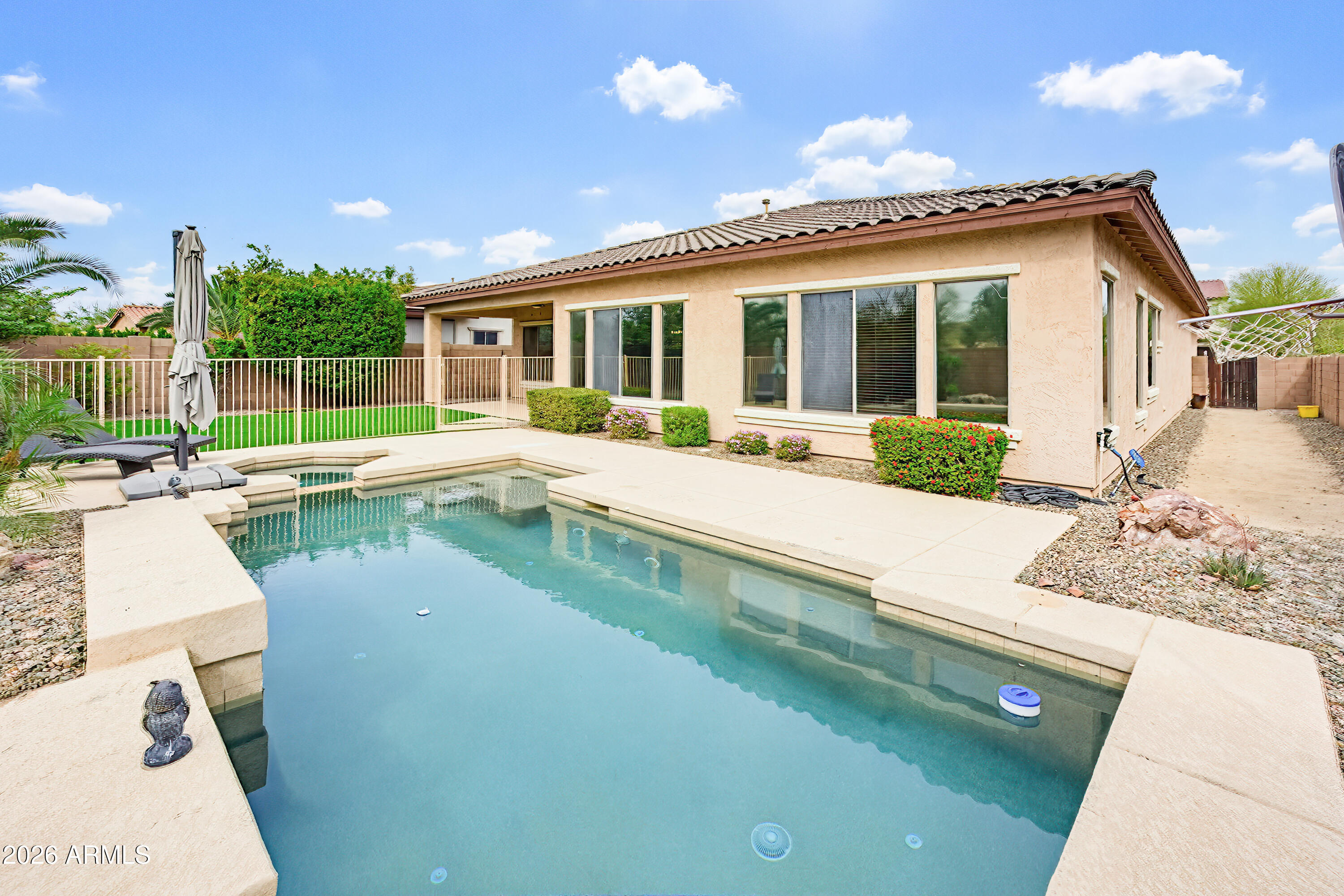 1735 W ALOE VERA Drive