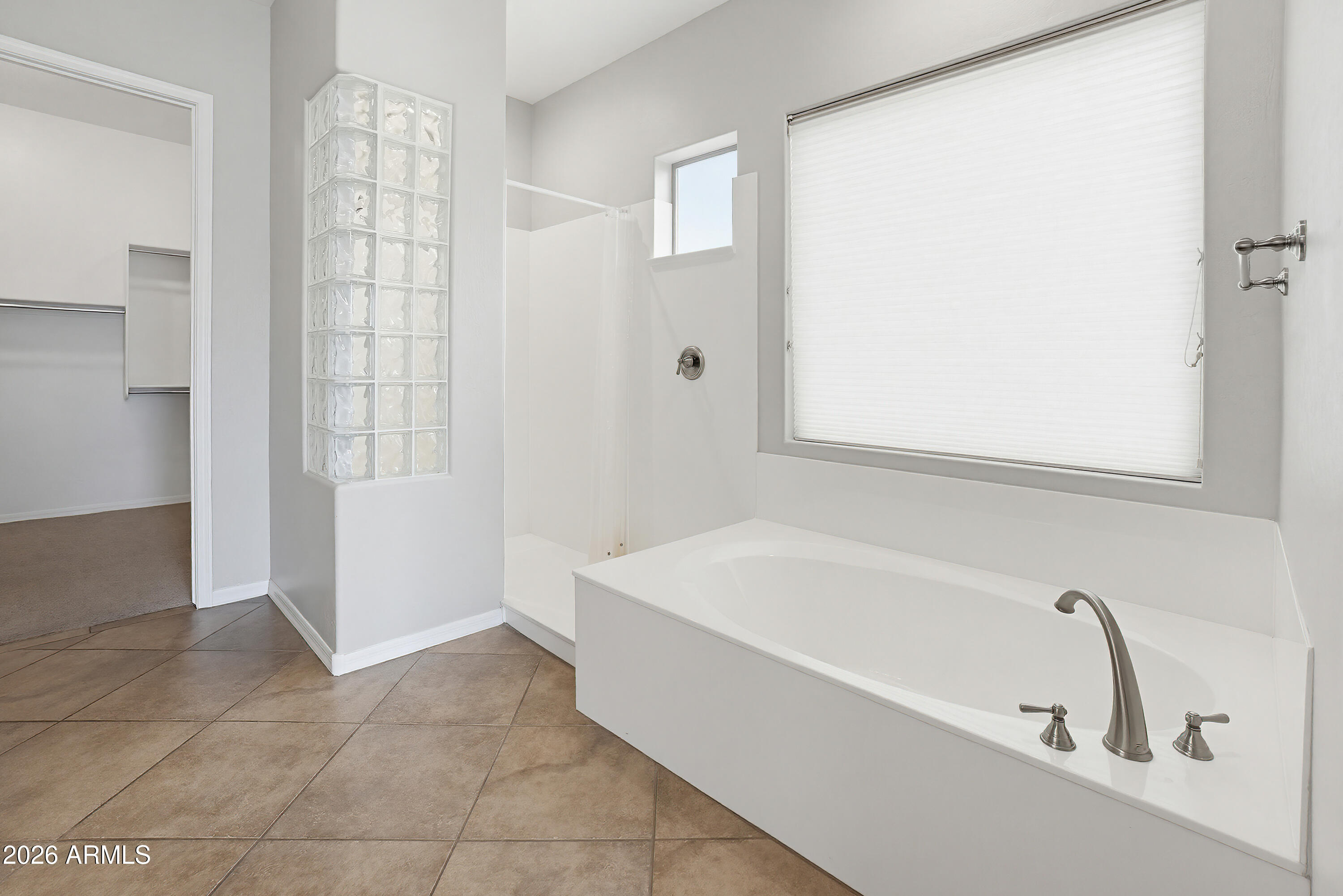 1735 W ALOE VERA Drive