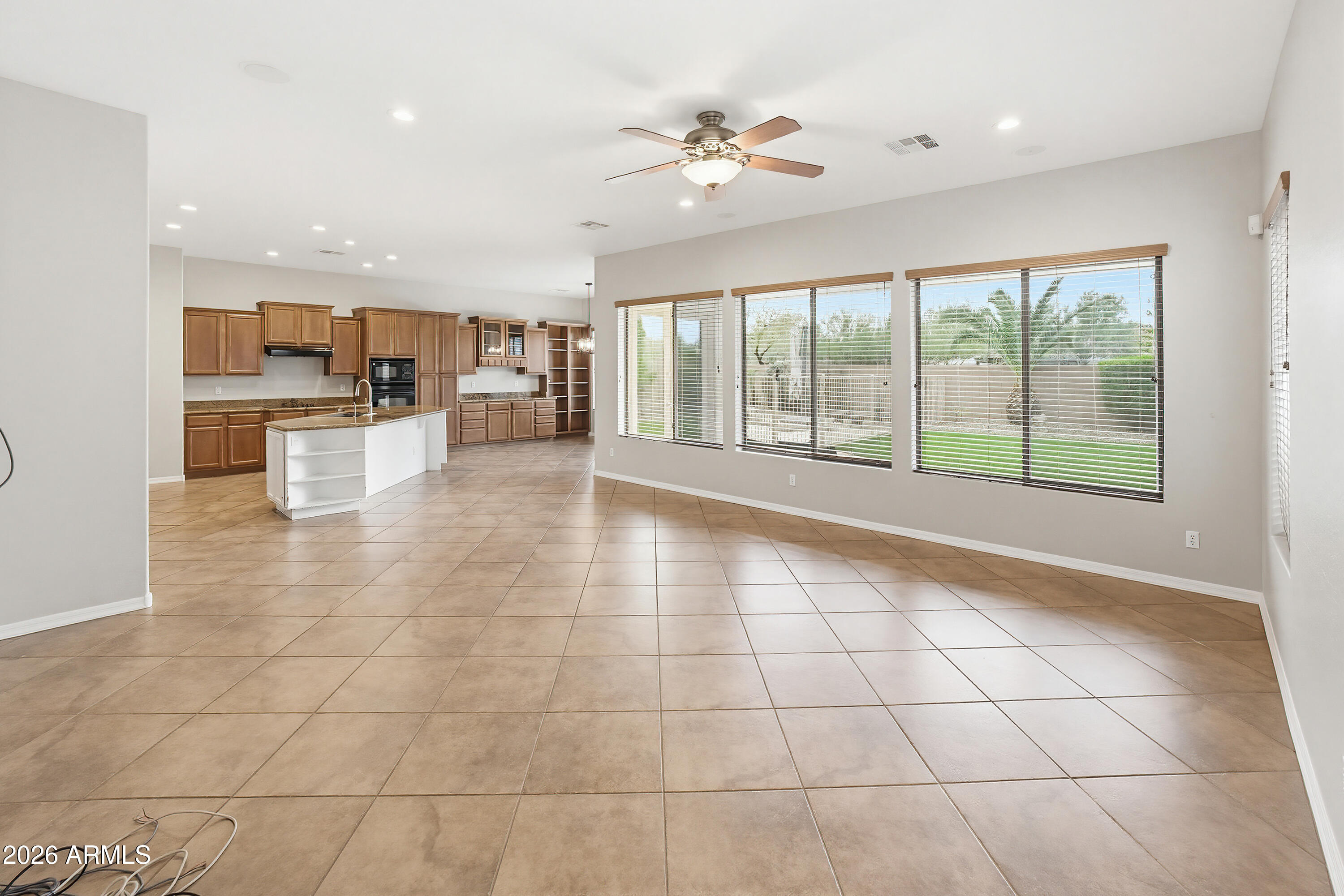 1735 W ALOE VERA Drive