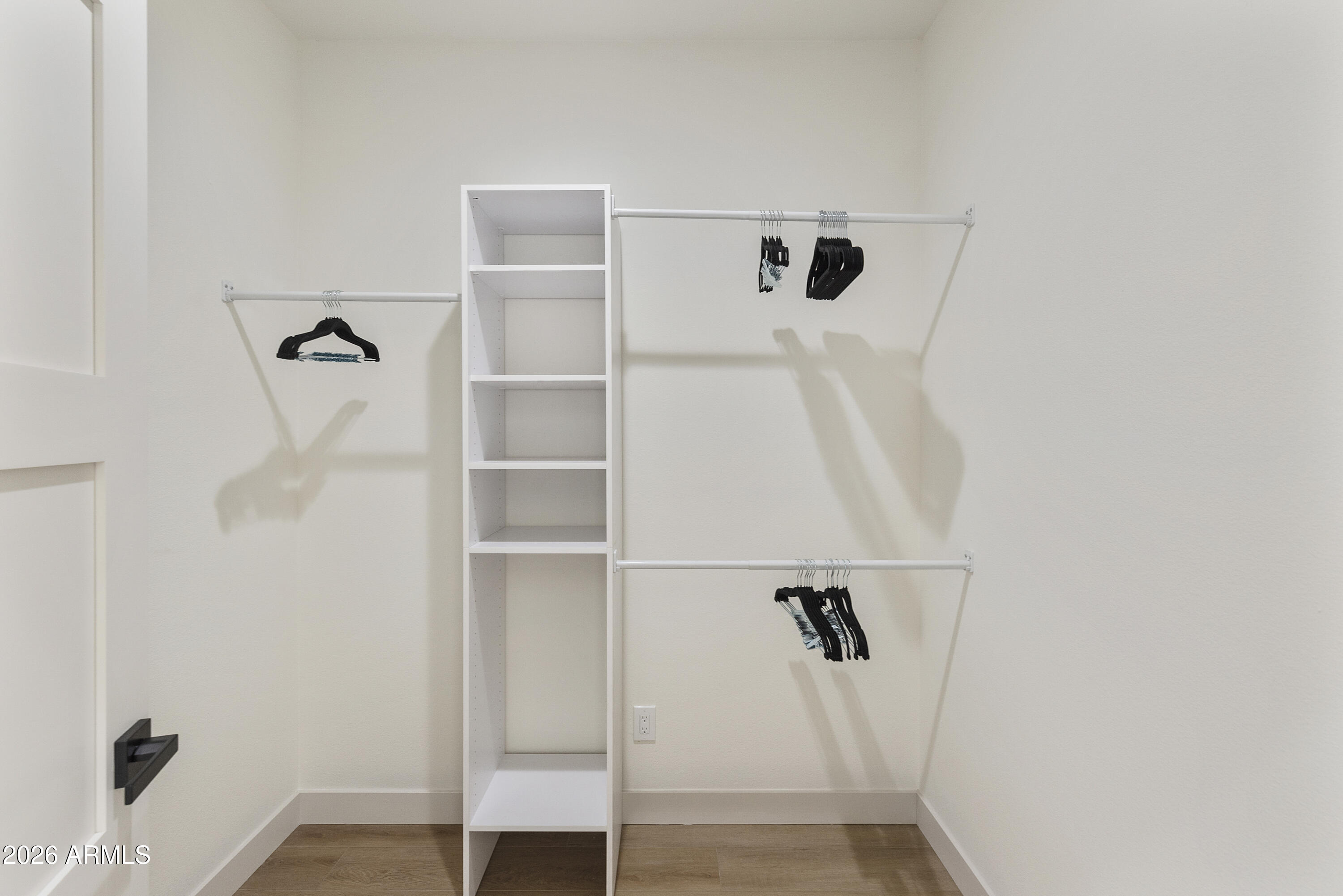 8419 E EDGEMONT Avenue