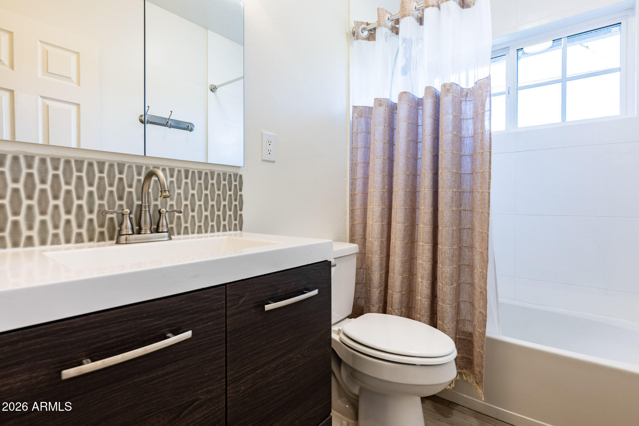 8322 E WILSHIRE Drive