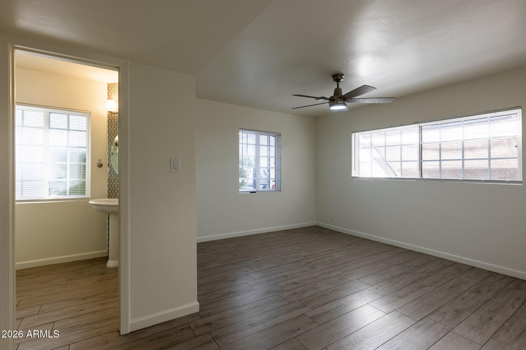 8322 E WILSHIRE Drive