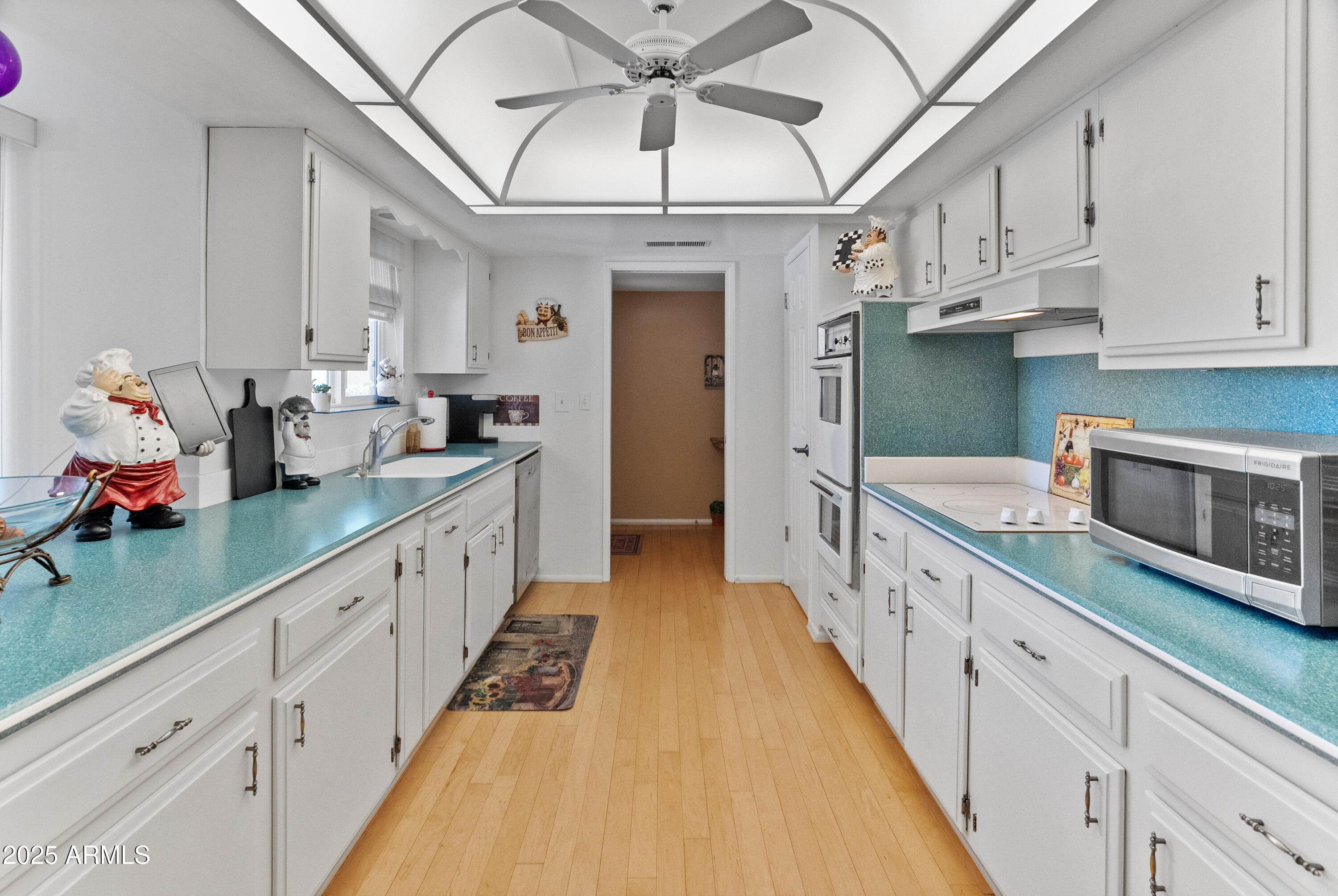 10229 W BOLIVAR Drive