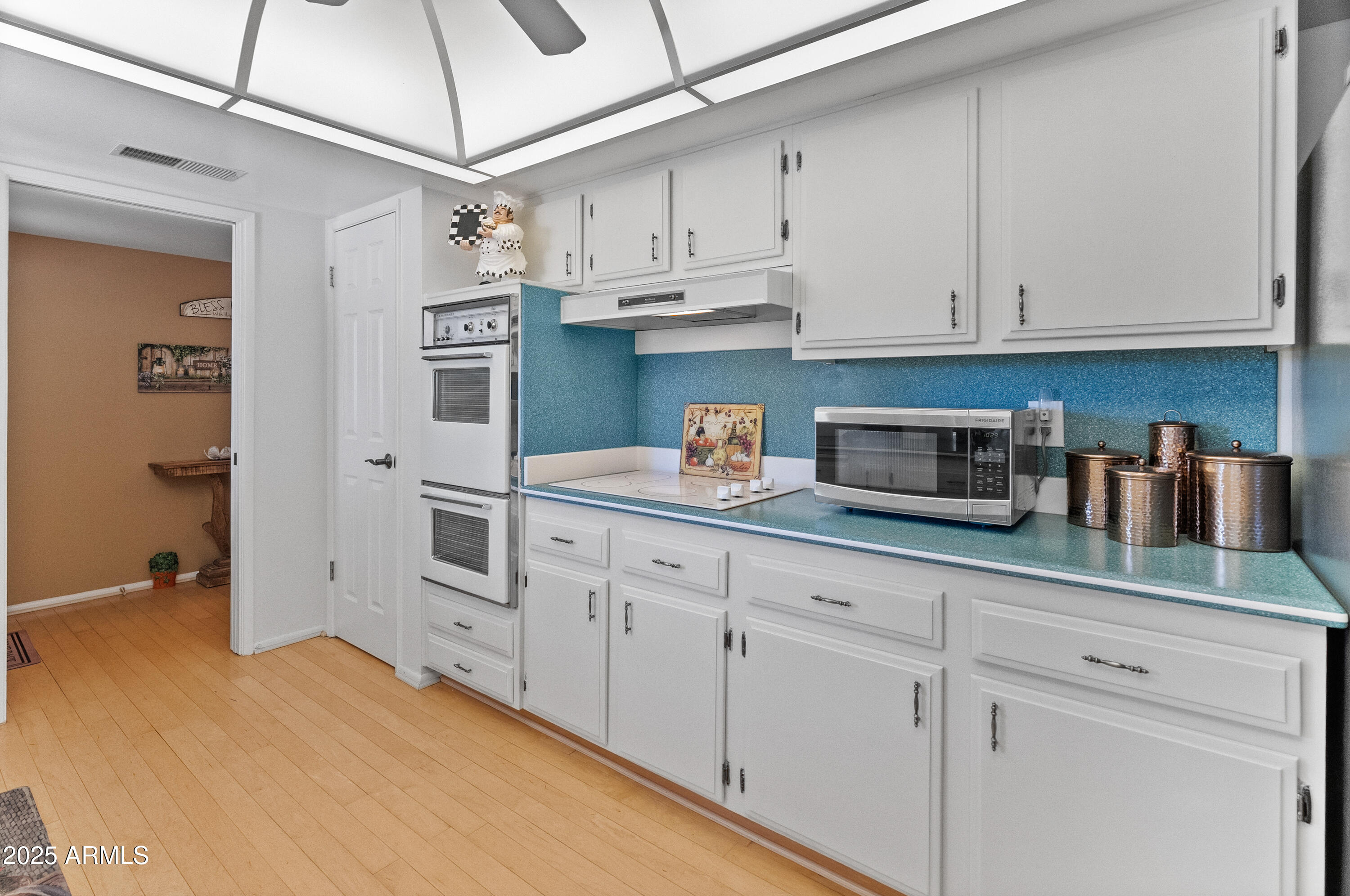 10229 W BOLIVAR Drive