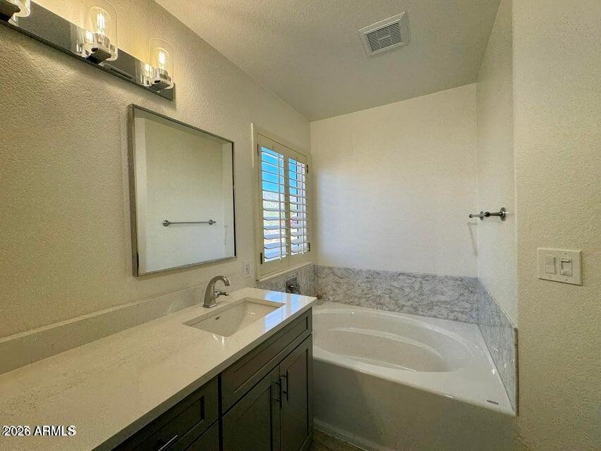 1405 E GOLDENROD Street