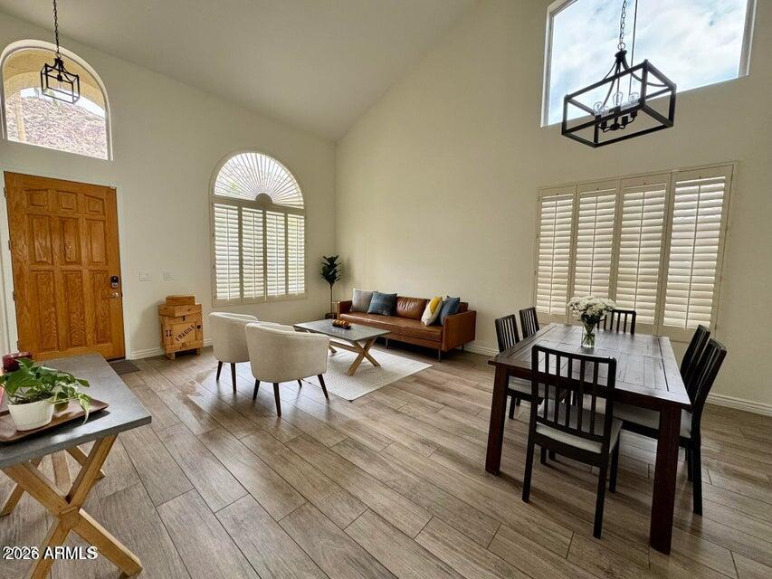 1405 E GOLDENROD Street