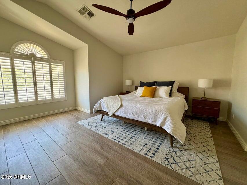 1405 E GOLDENROD Street