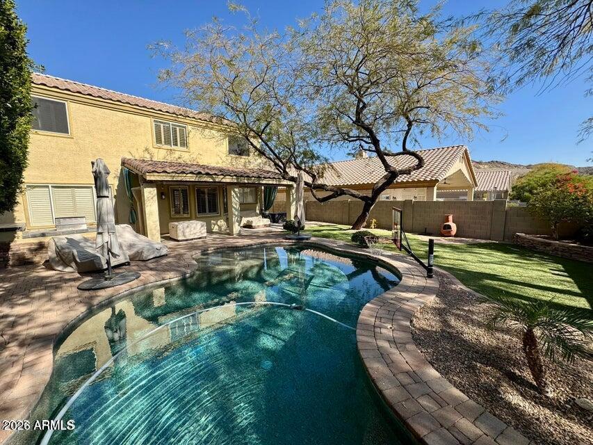 1405 E GOLDENROD Street