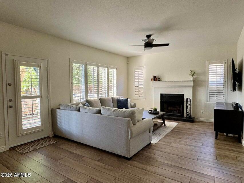 1405 E GOLDENROD Street