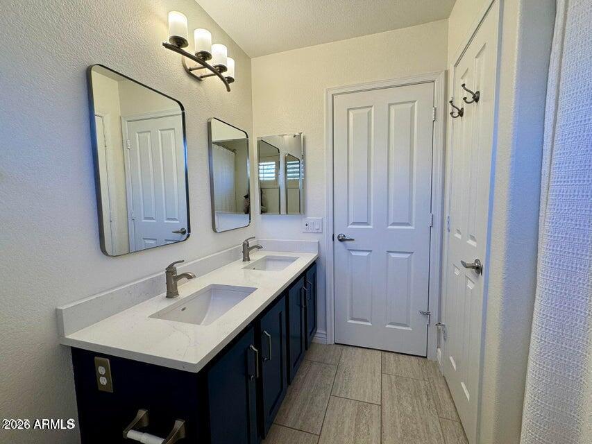 1405 E GOLDENROD Street