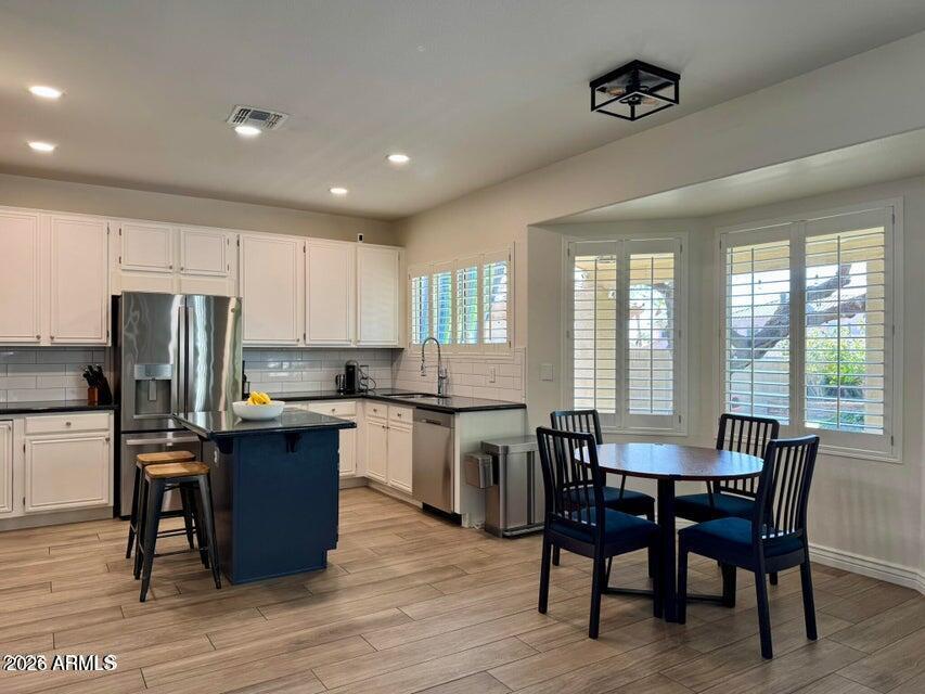 1405 E GOLDENROD Street