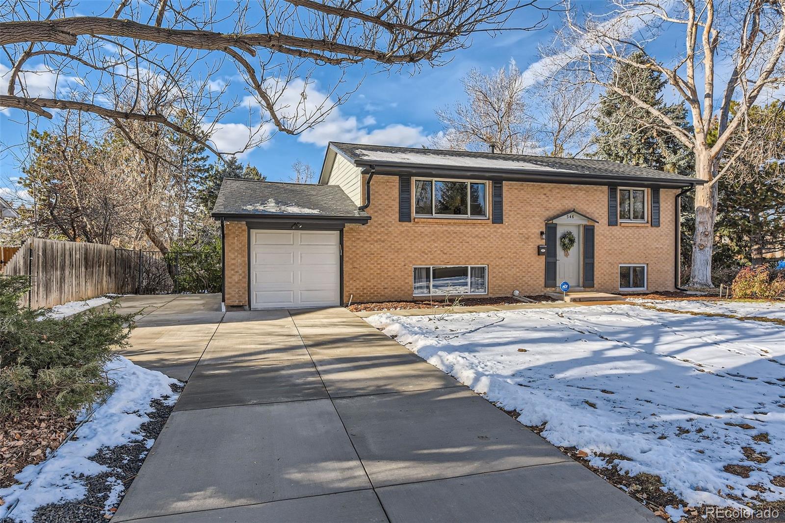 546 W Davies Way