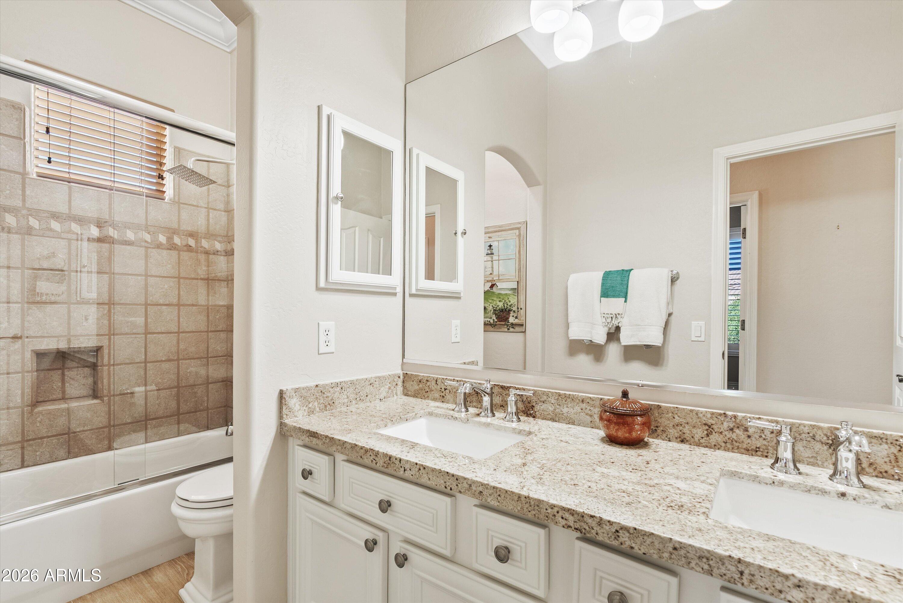 6926 S ST RUBEN Avenue