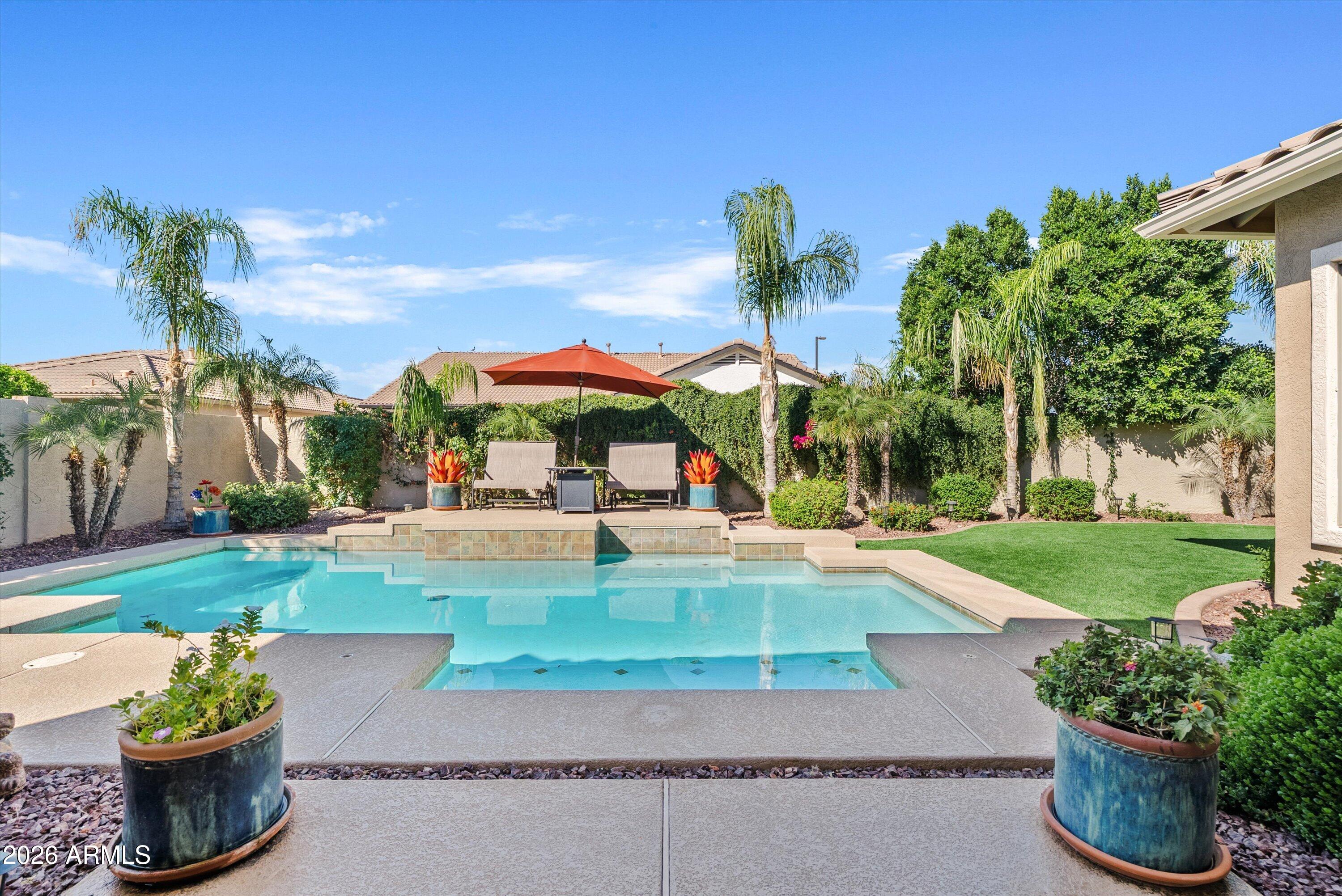 6926 S ST RUBEN Avenue