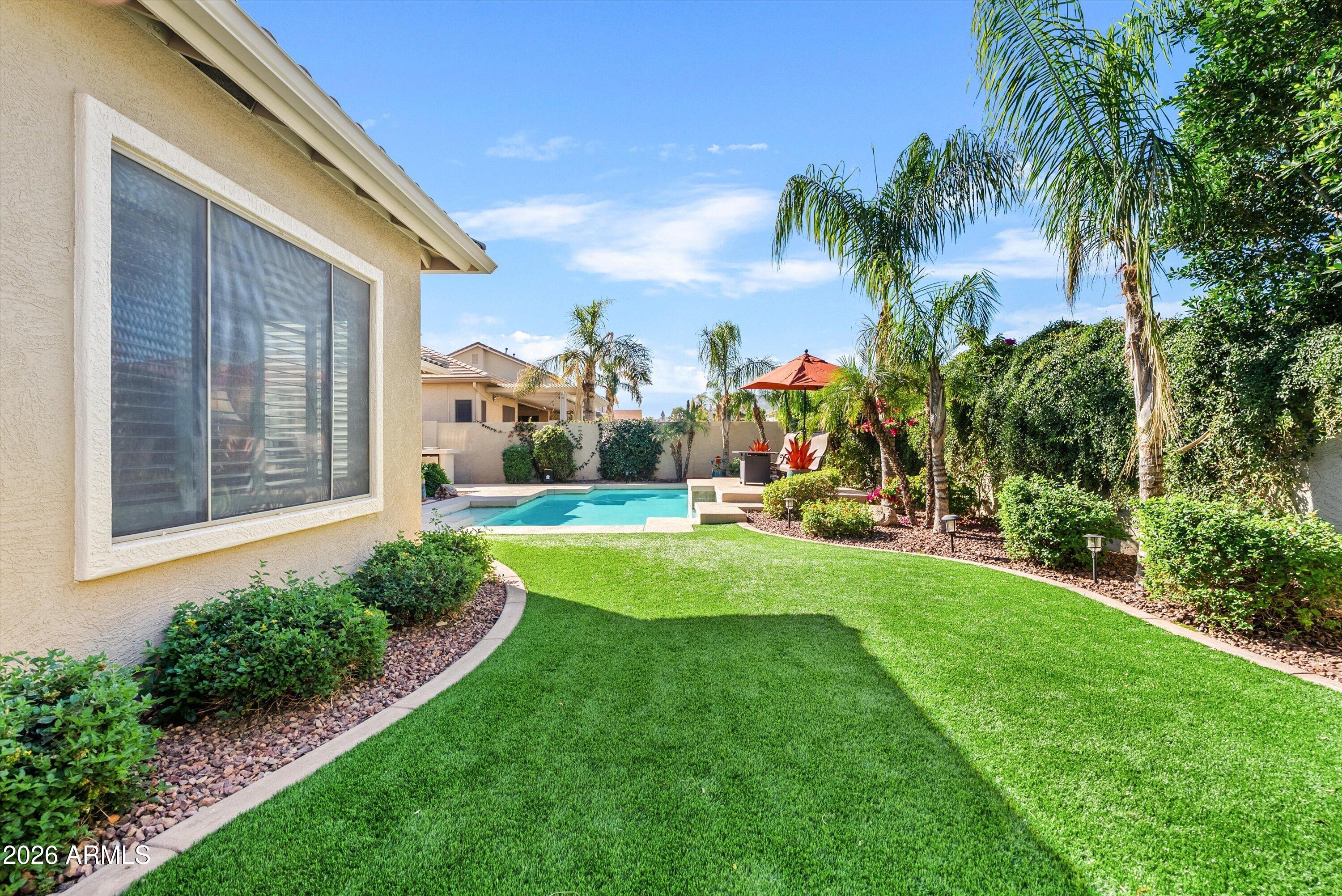 6926 S ST RUBEN Avenue