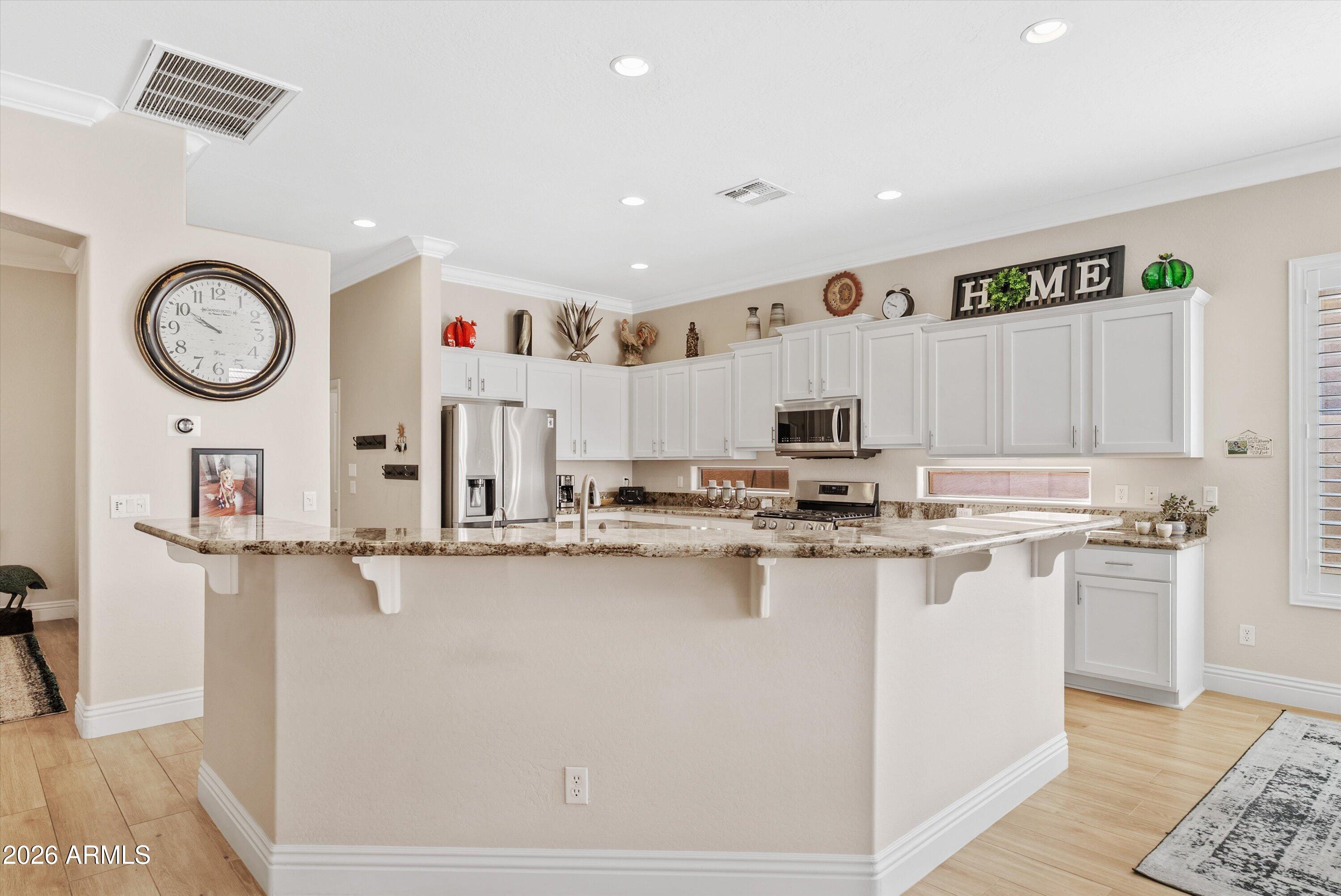 6926 S ST RUBEN Avenue