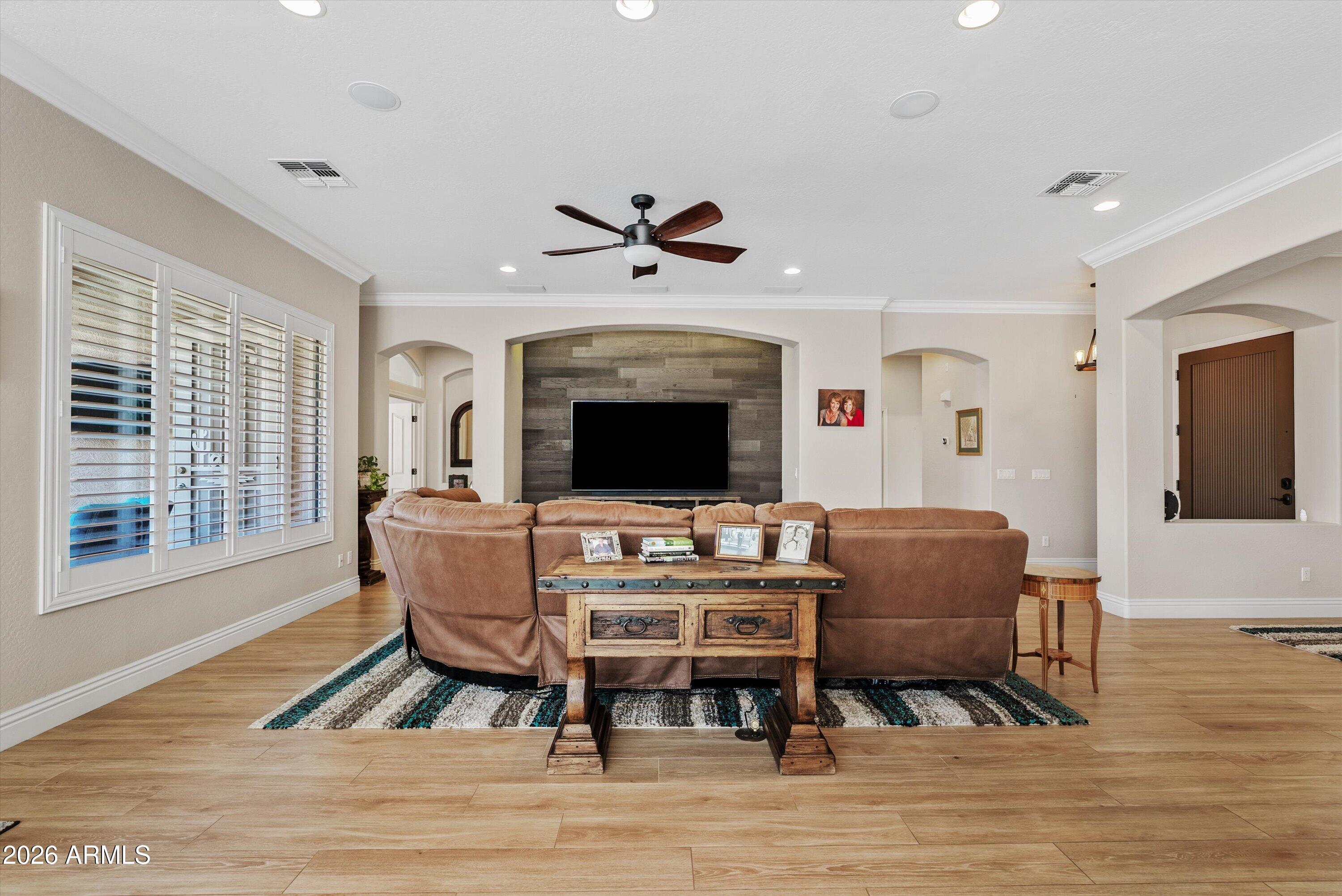 6926 S ST RUBEN Avenue