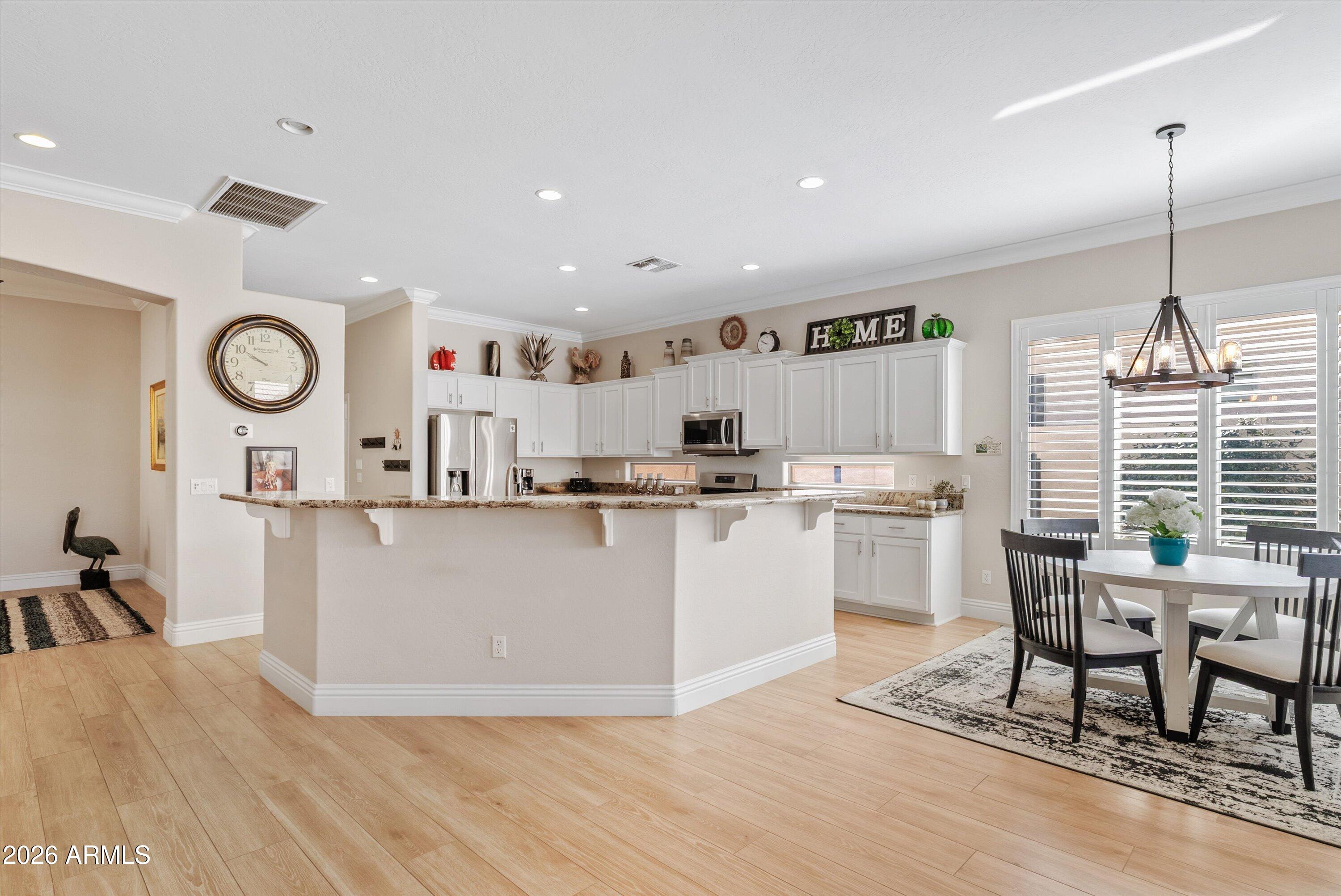 6926 S ST RUBEN Avenue