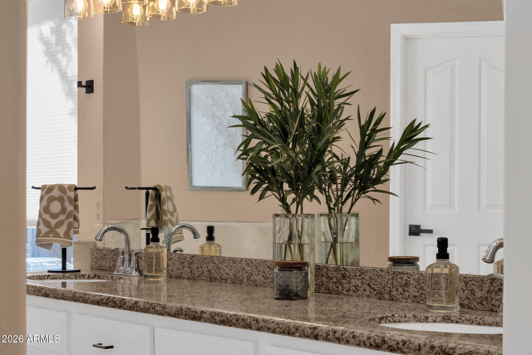 1542 E CATAMARAN Drive