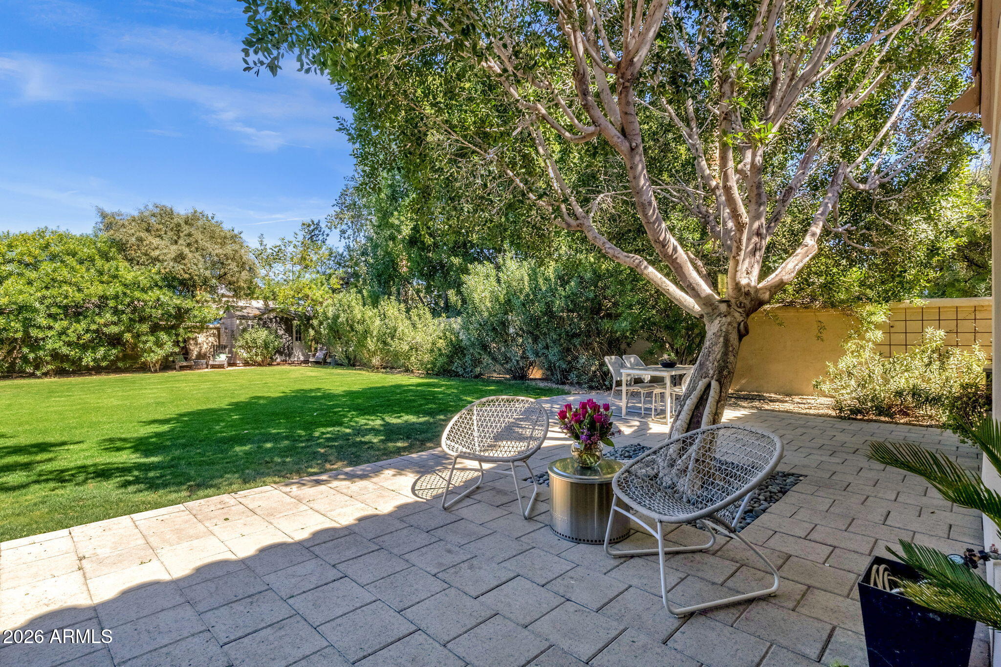 1542 E CATAMARAN Drive