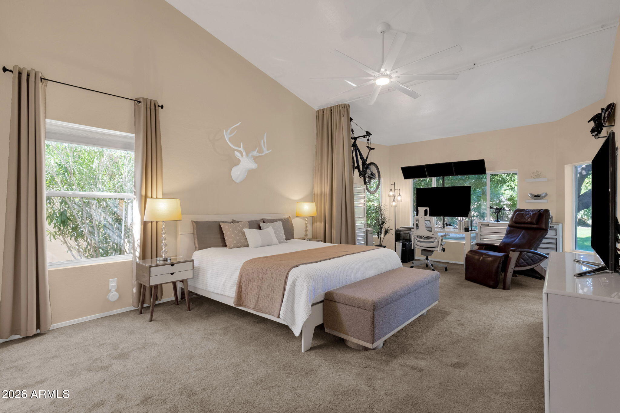 1542 E CATAMARAN Drive