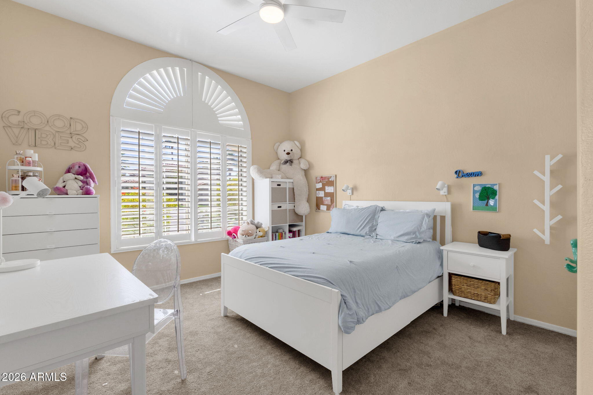 1542 E CATAMARAN Drive