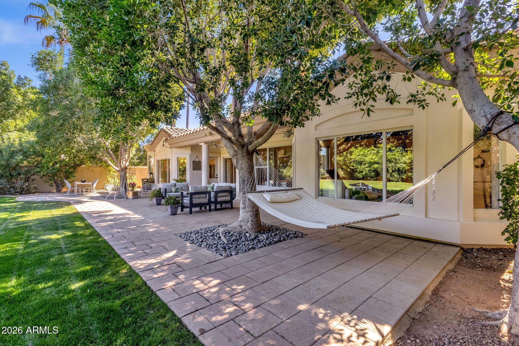 1542 E CATAMARAN Drive