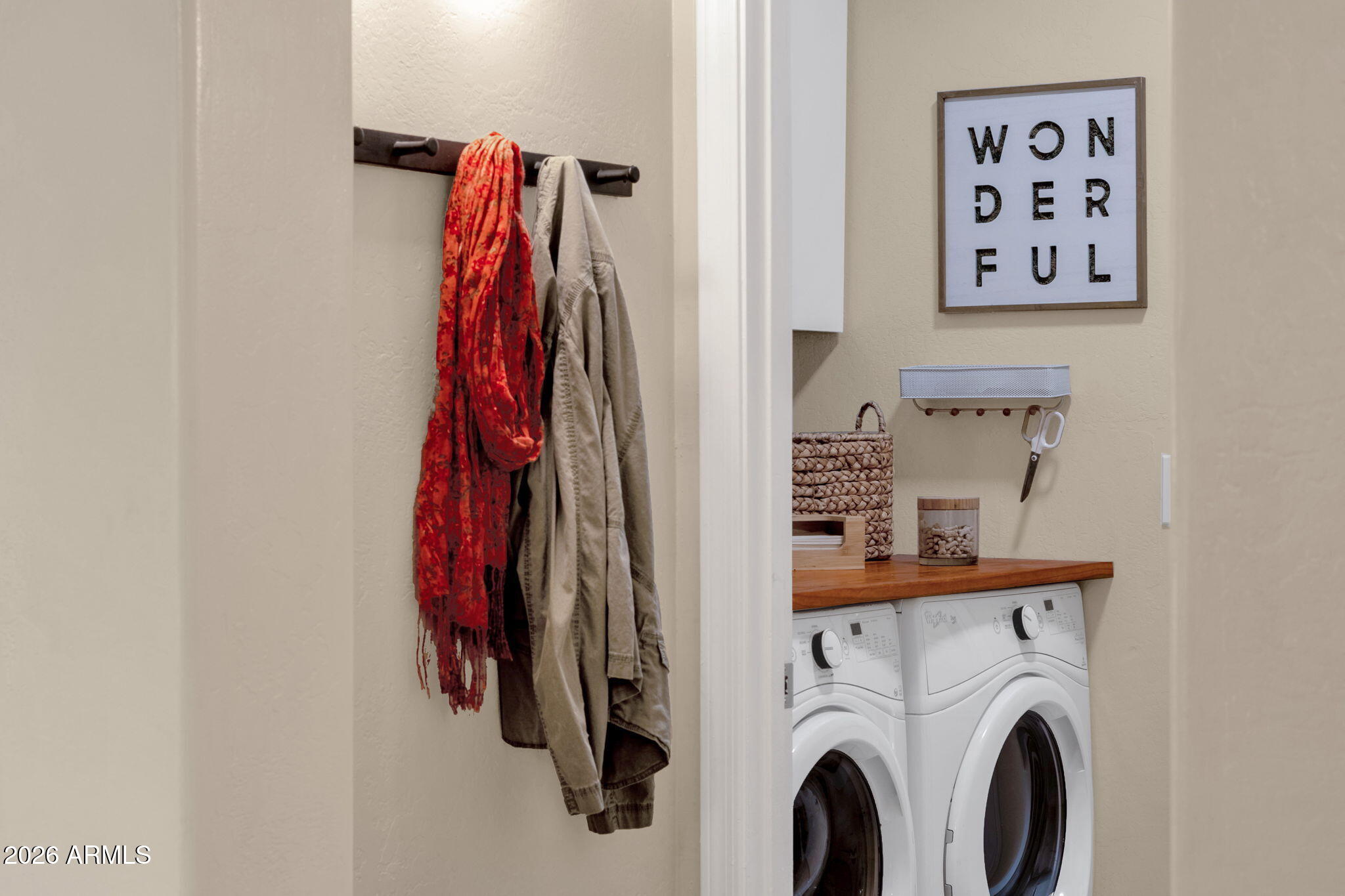 1542 E CATAMARAN Drive