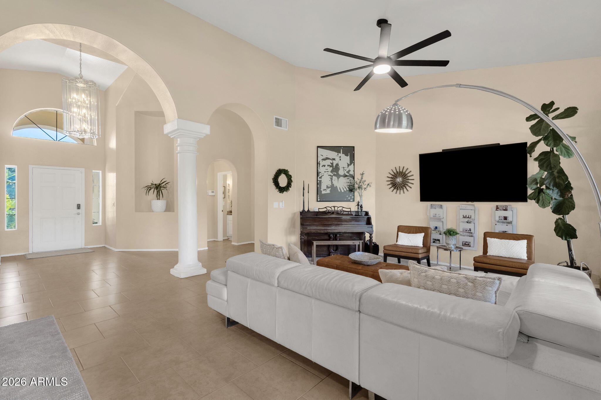 1542 E CATAMARAN Drive