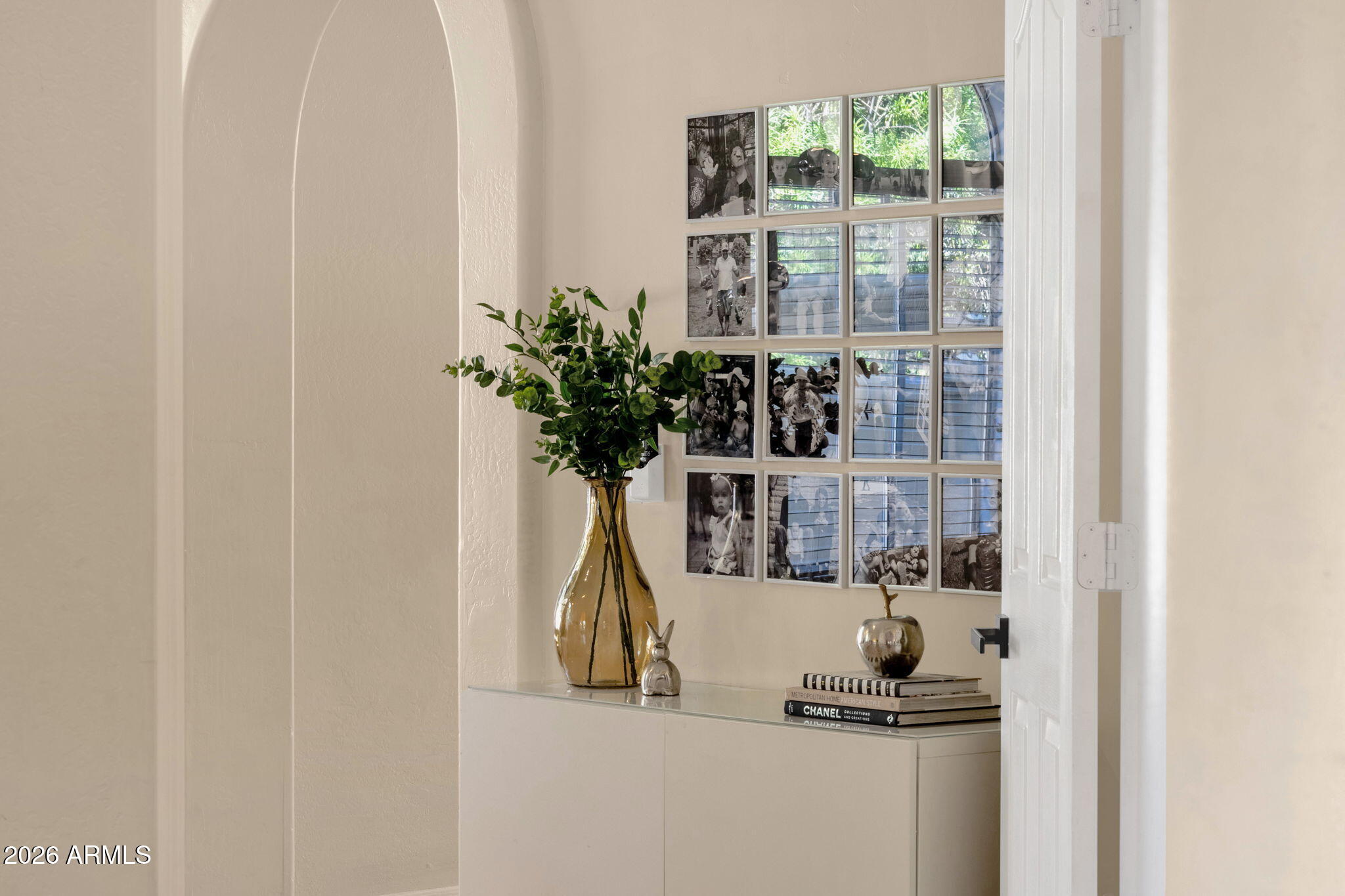 1542 E CATAMARAN Drive