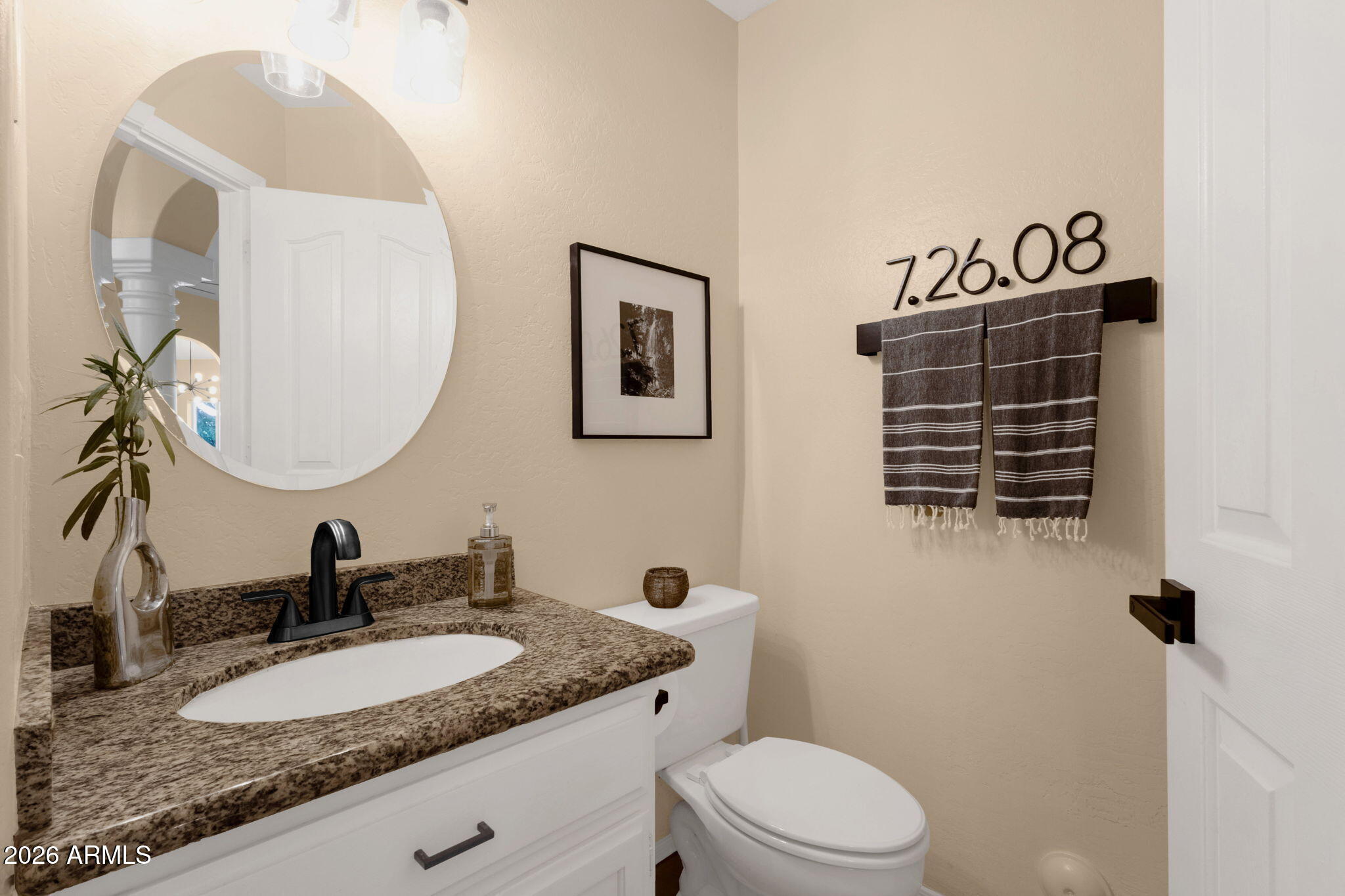 1542 E CATAMARAN Drive