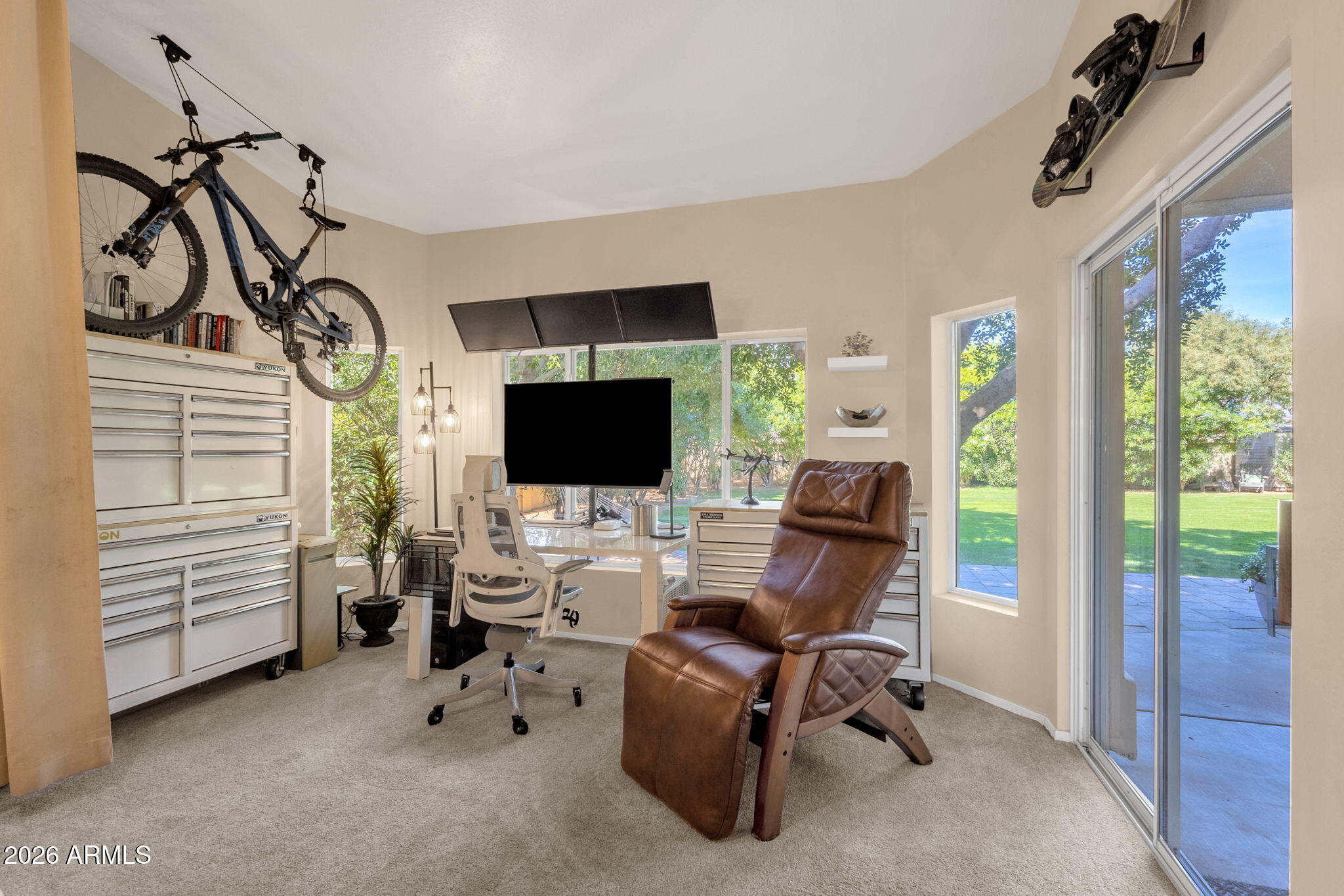 1542 E CATAMARAN Drive