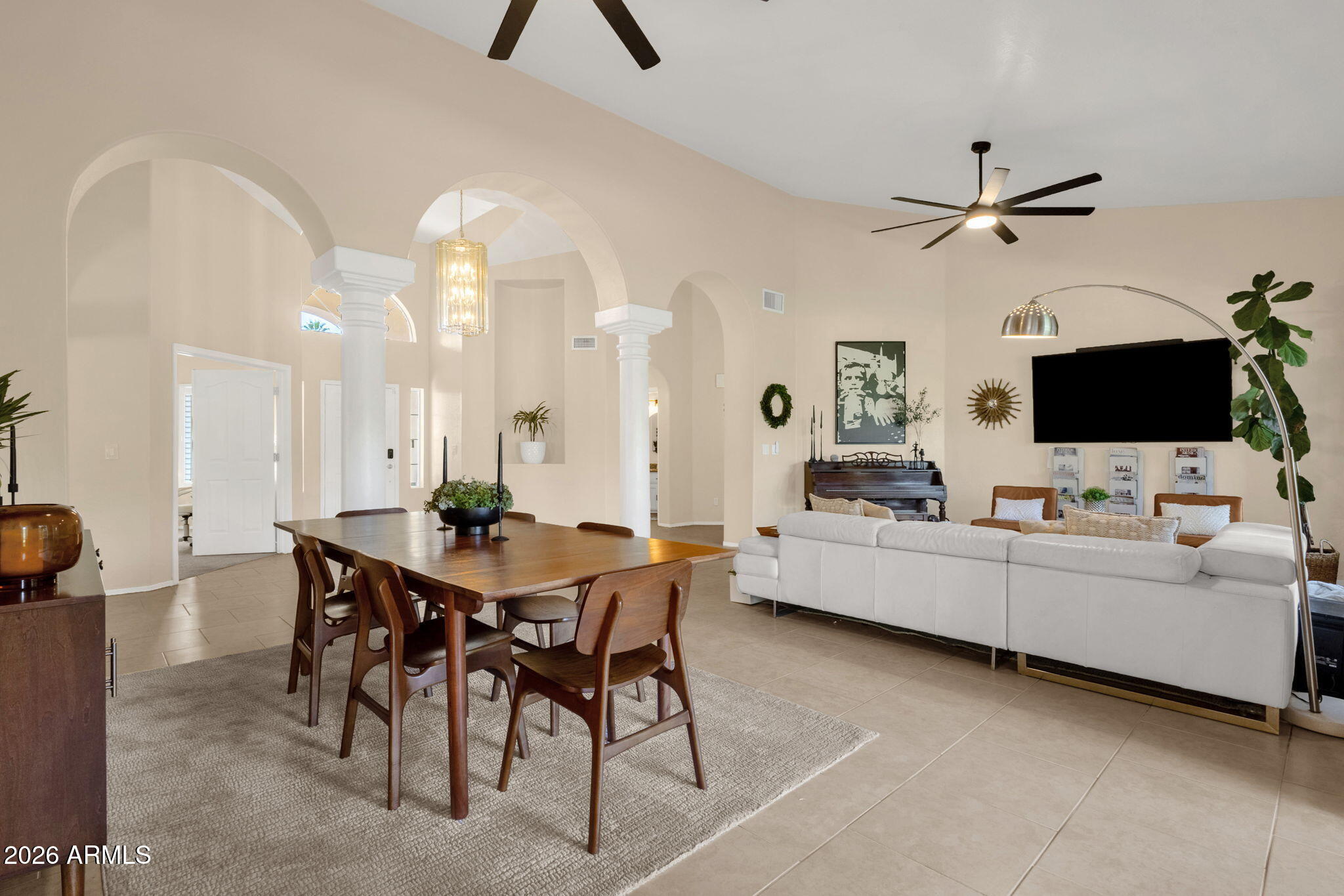 1542 E CATAMARAN Drive