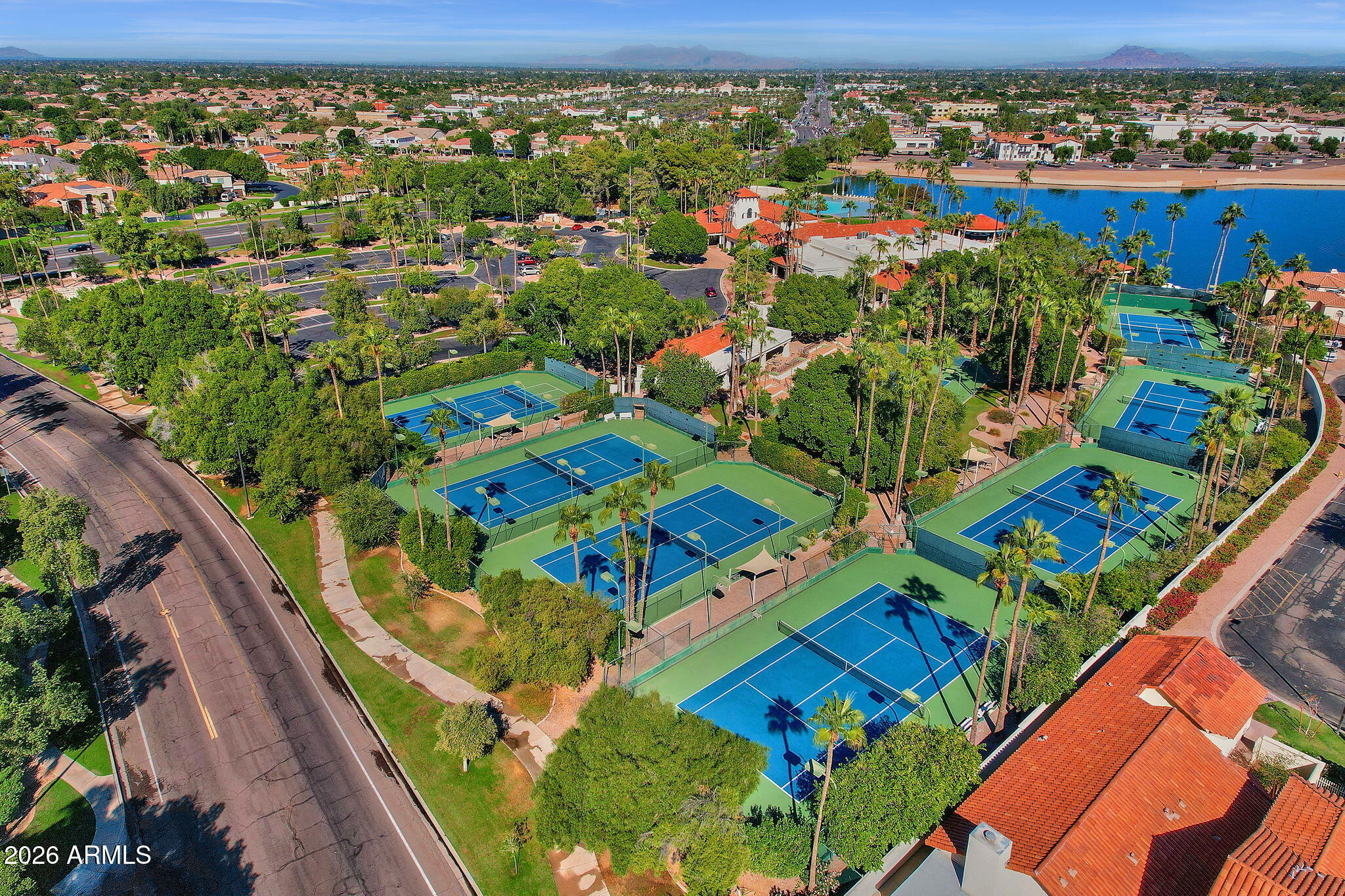 1542 E CATAMARAN Drive