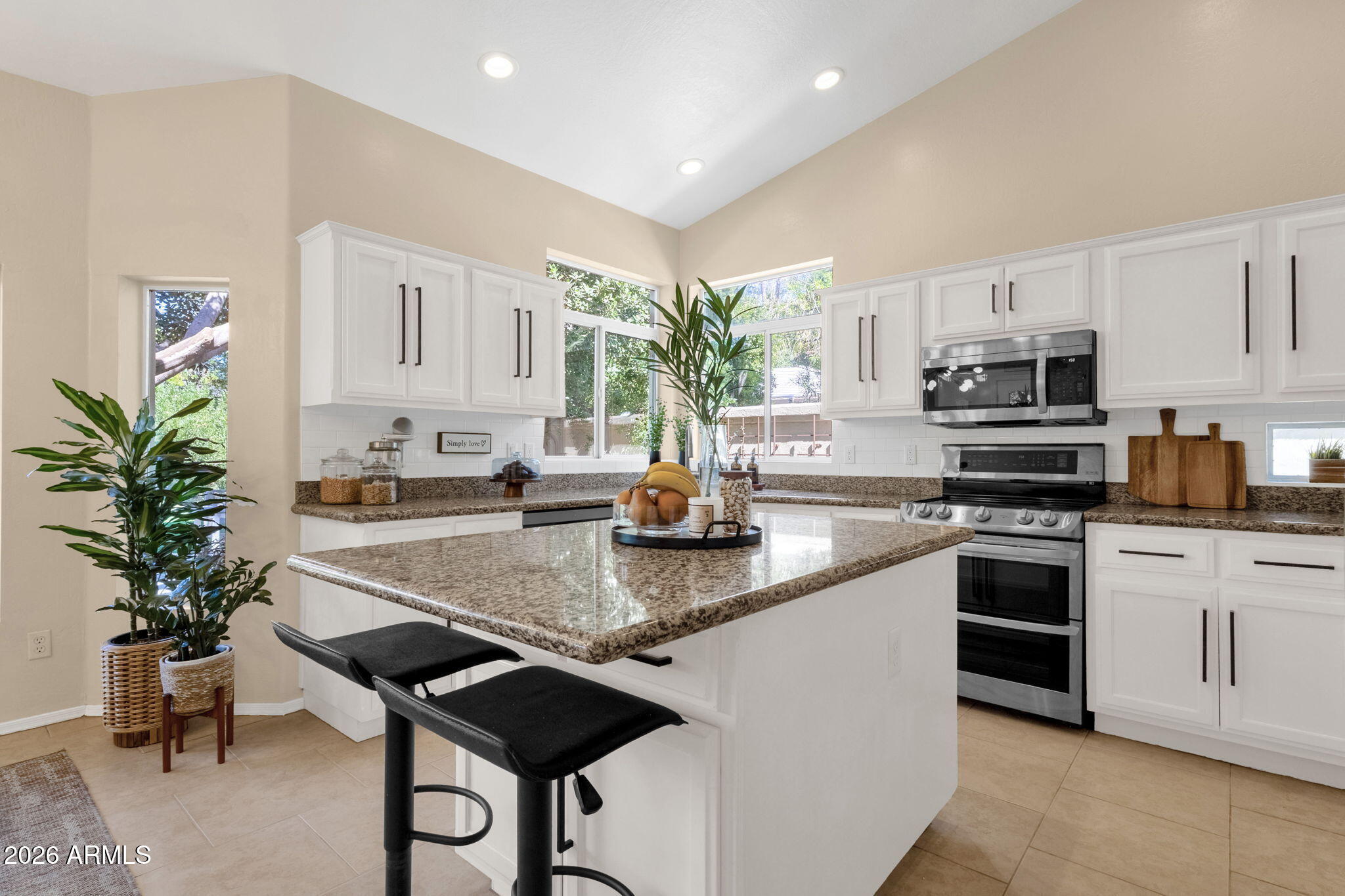 1542 E CATAMARAN Drive