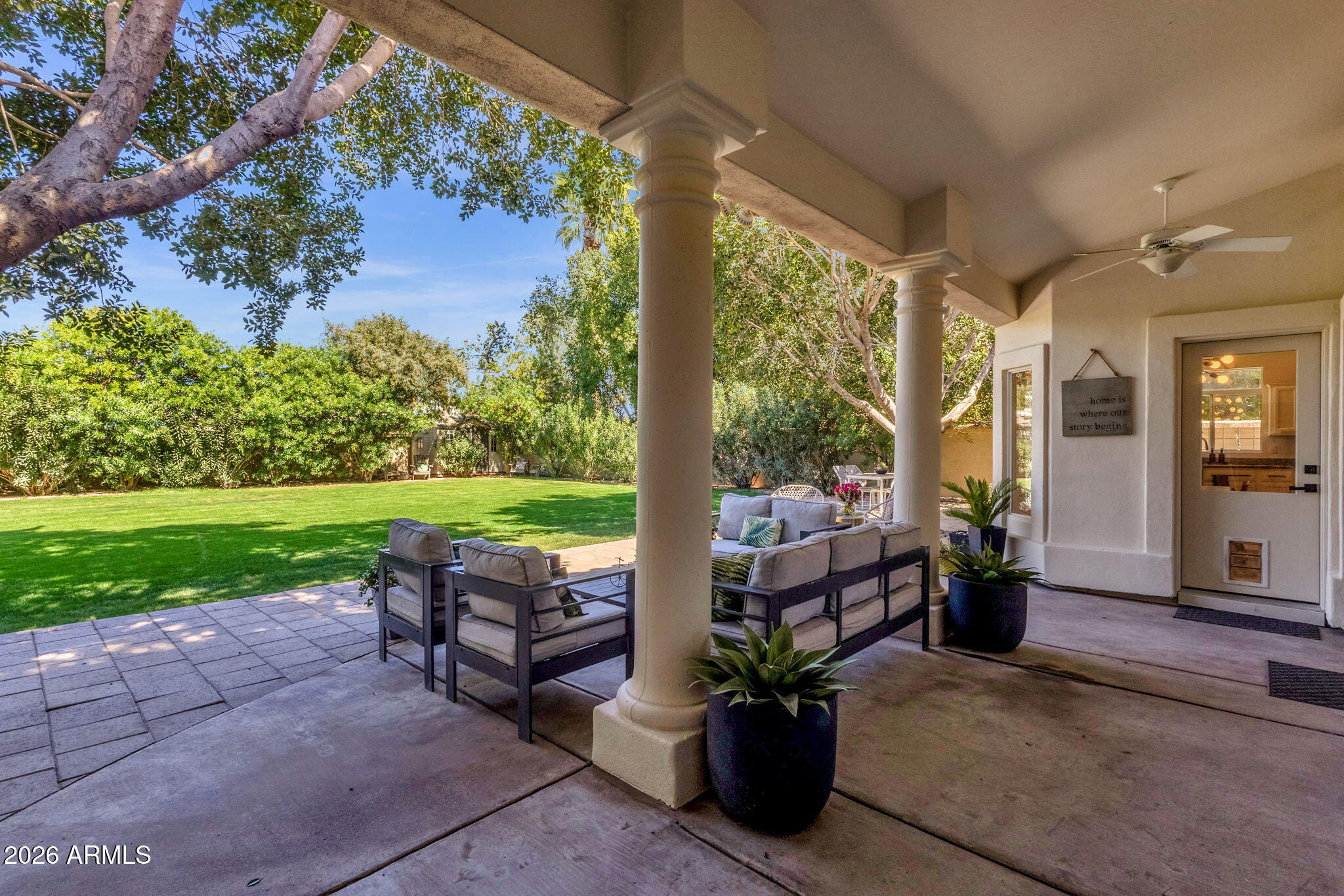 1542 E CATAMARAN Drive