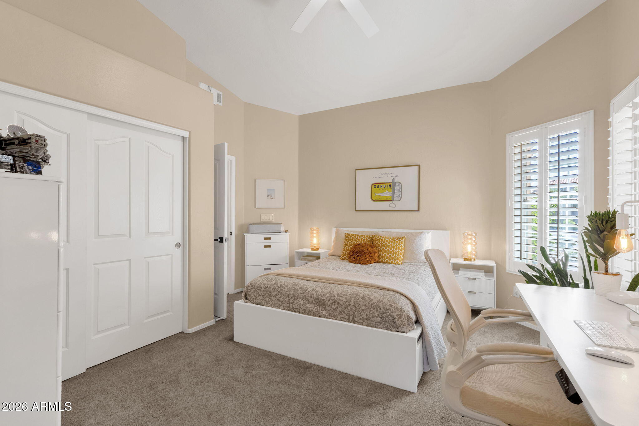 1542 E CATAMARAN Drive