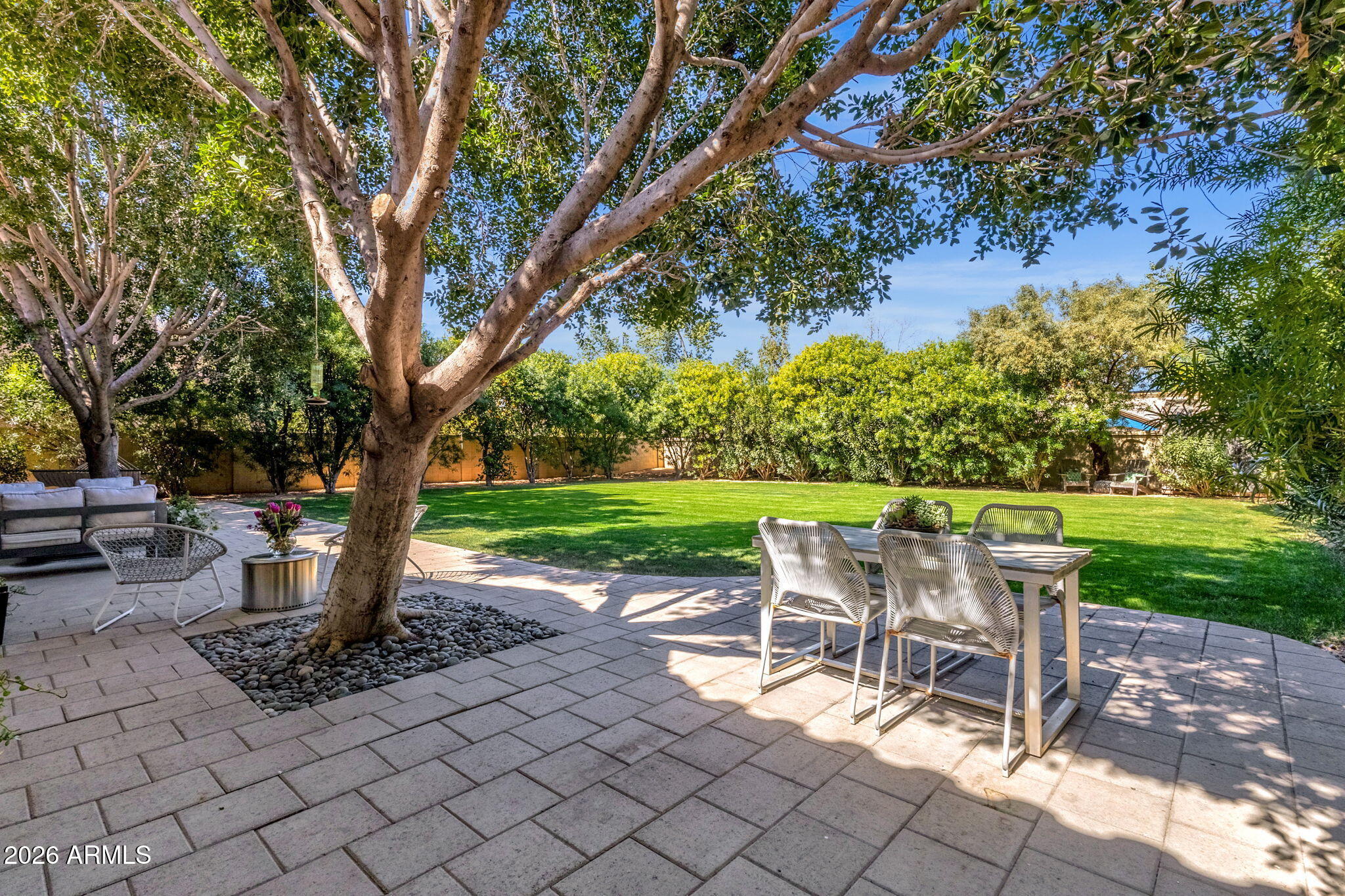 1542 E CATAMARAN Drive