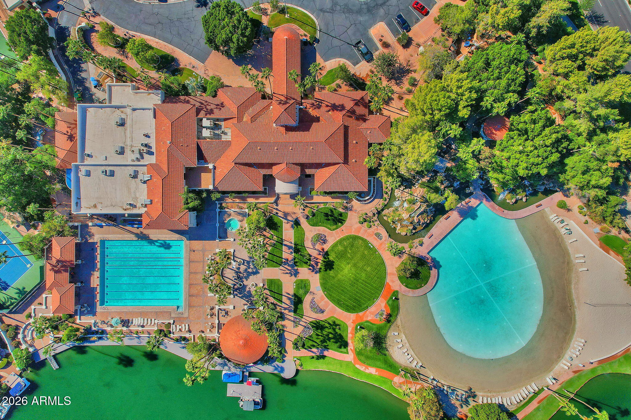 1542 E CATAMARAN Drive