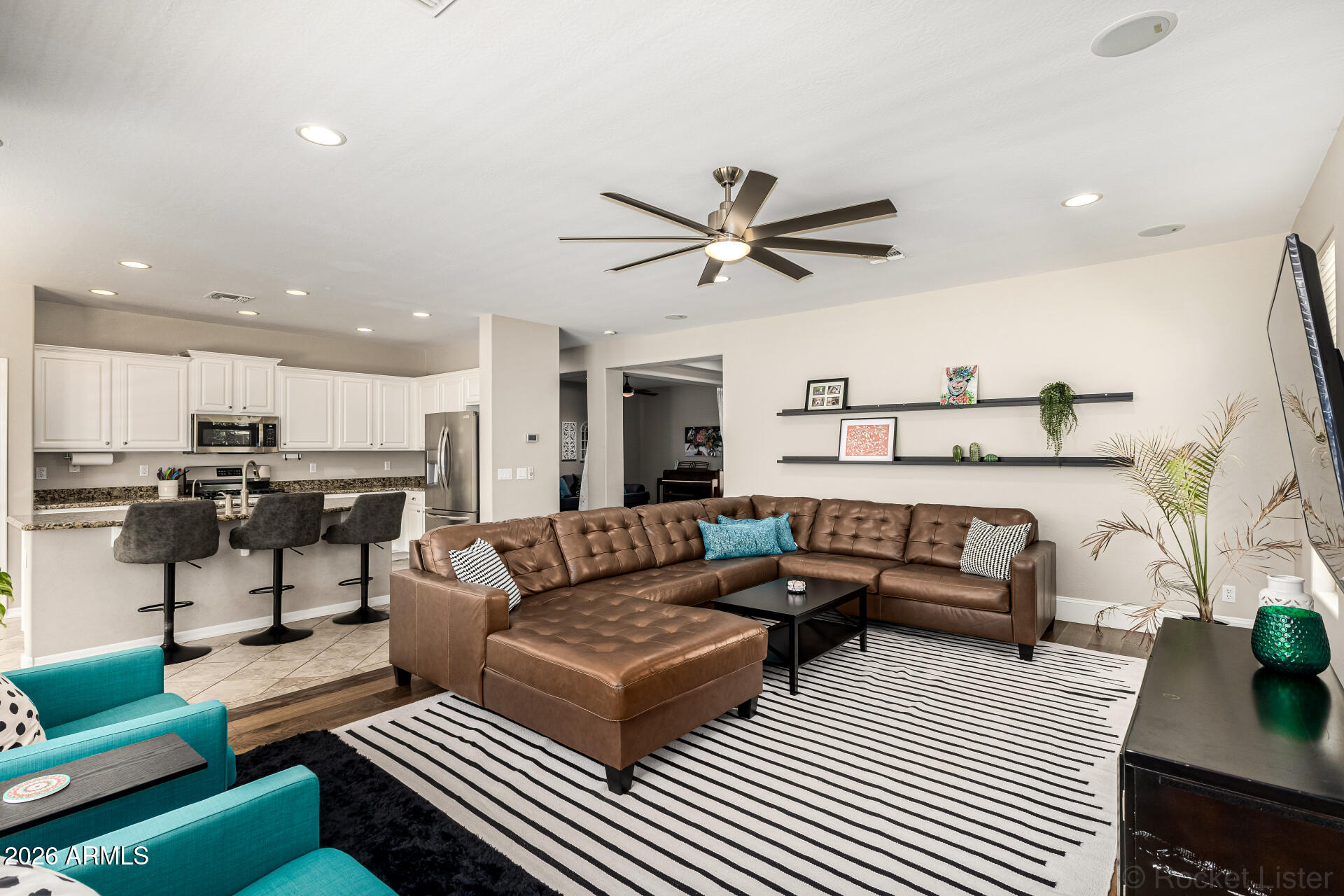 417 W DESERT BROOM Drive