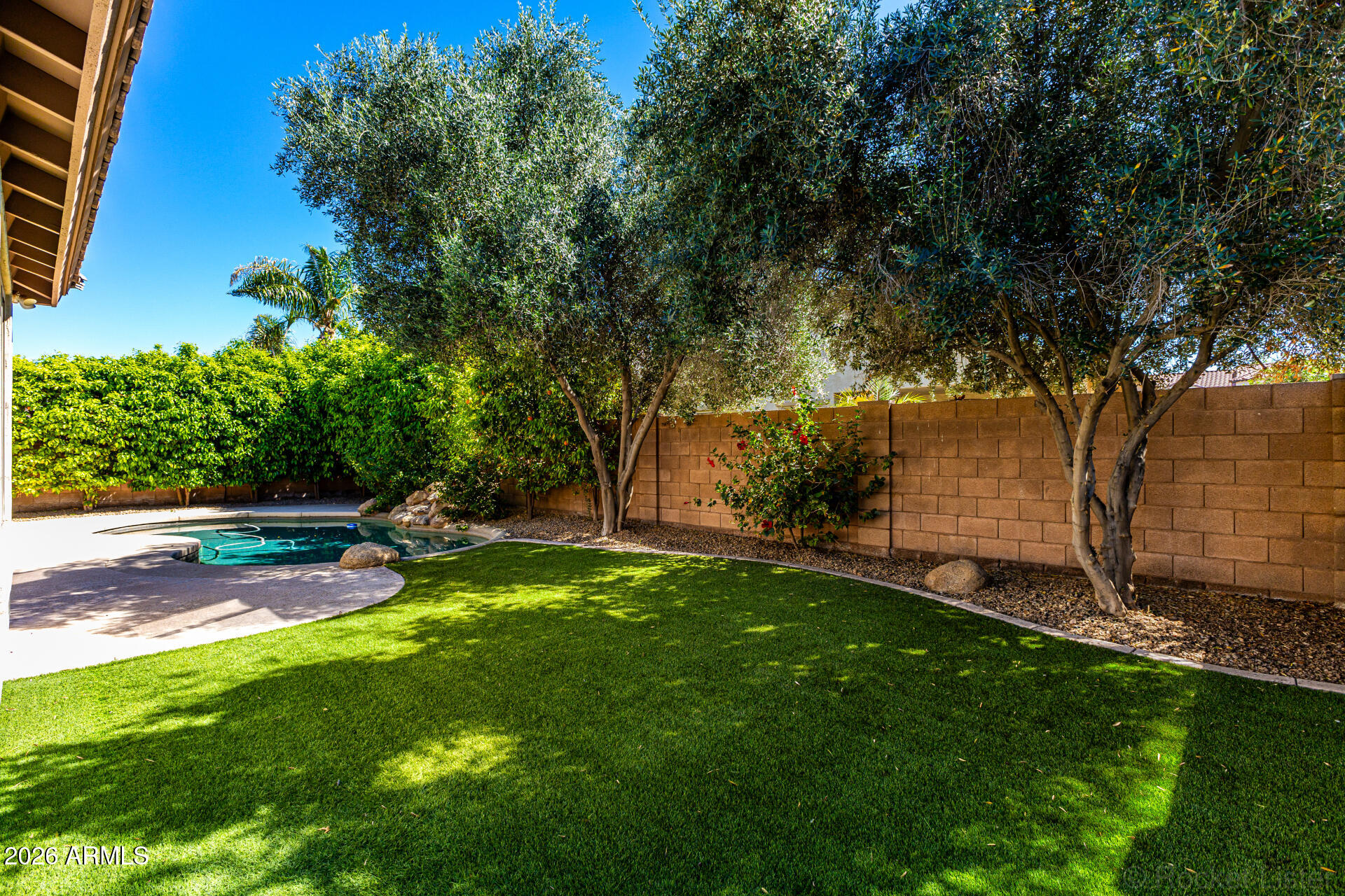 417 W DESERT BROOM Drive