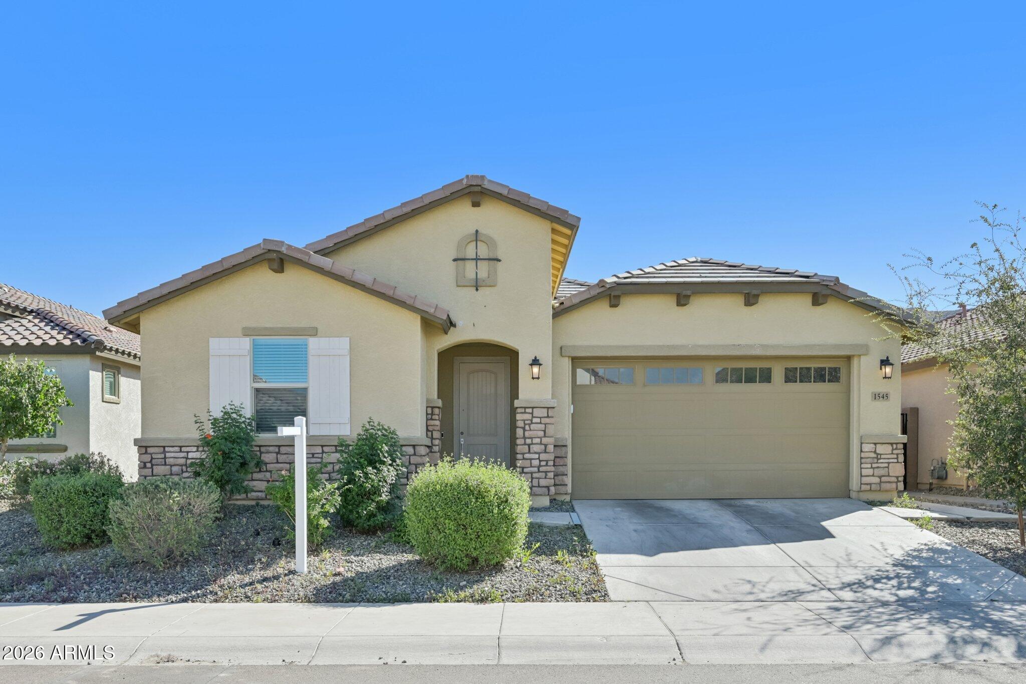 1545 W CARMEN Street