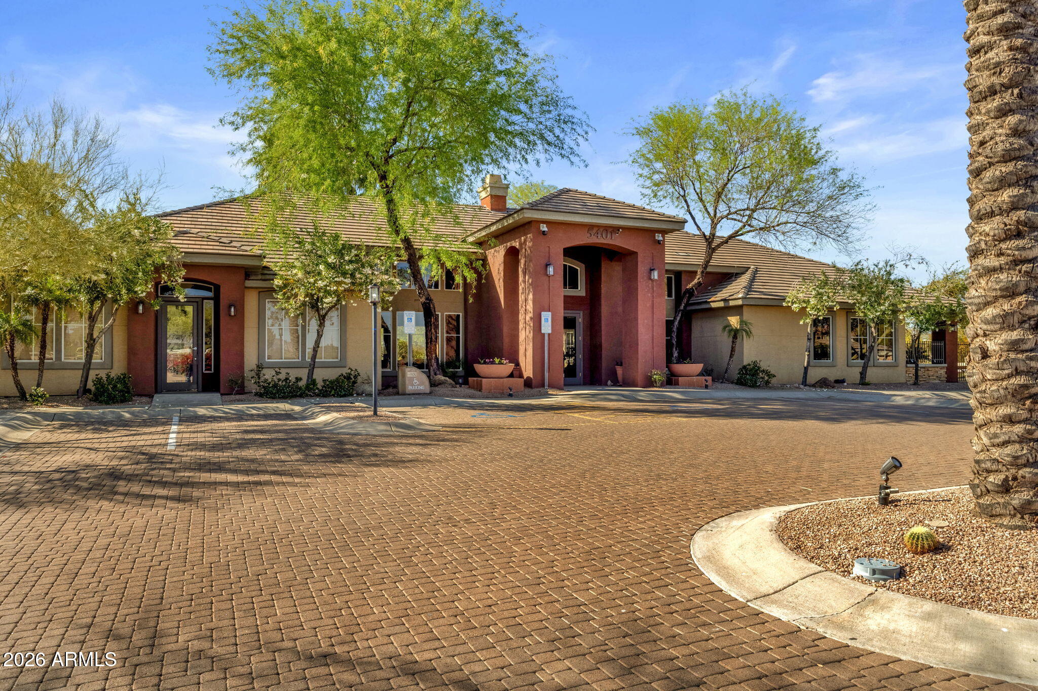 5401 E VAN BUREN Street 3118