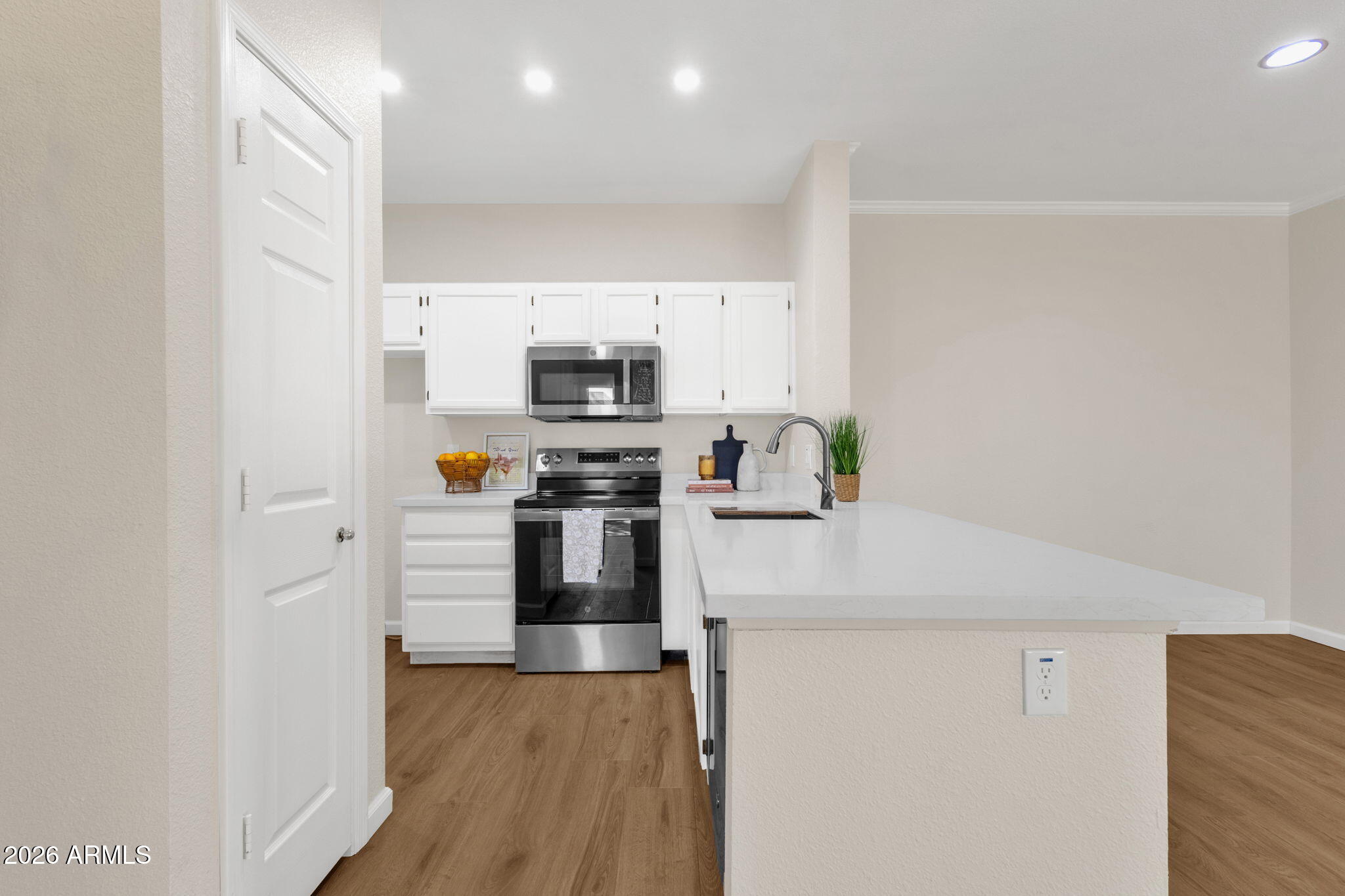 5401 E VAN BUREN Street 3118