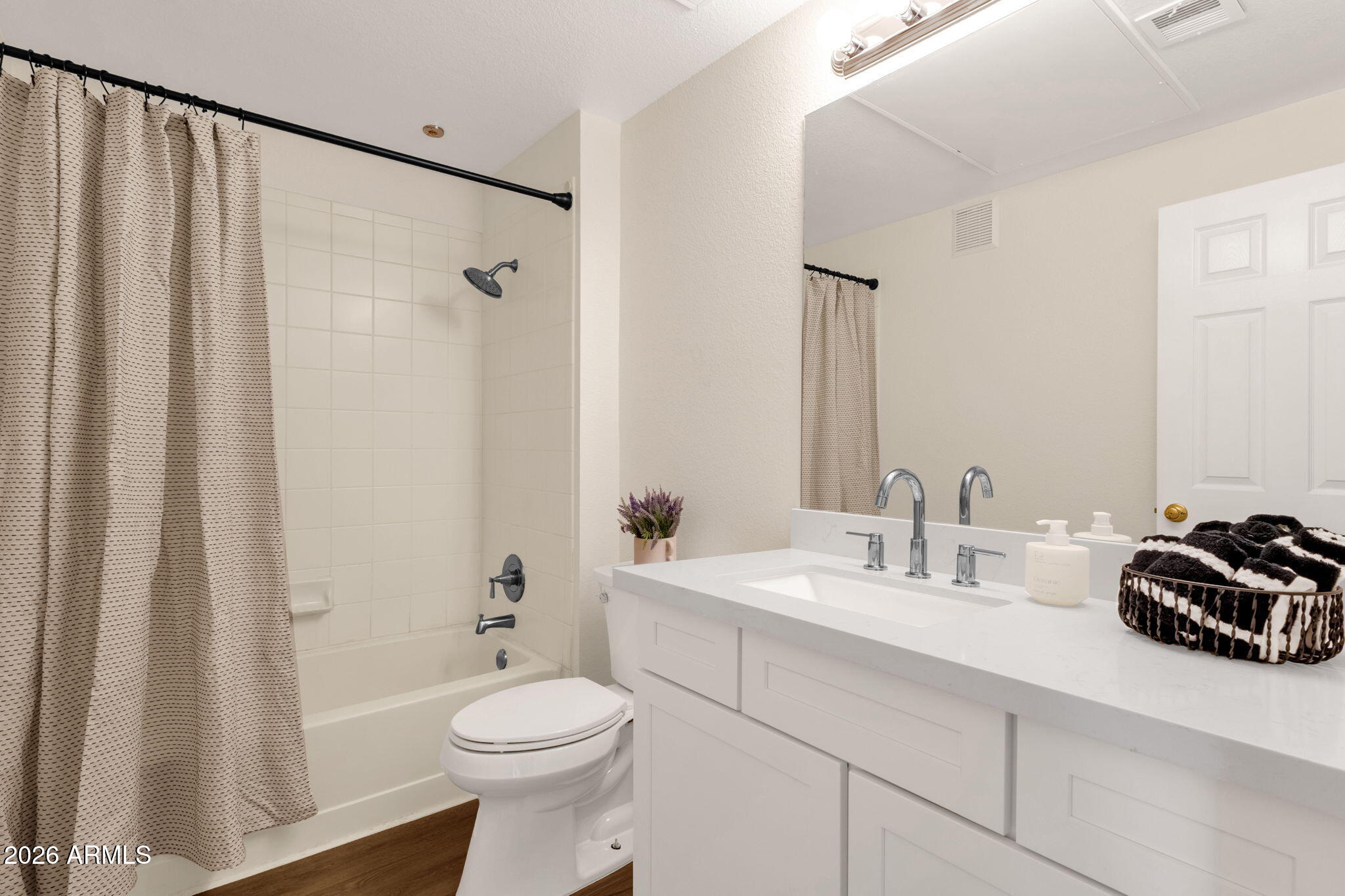 5401 E VAN BUREN Street 3118